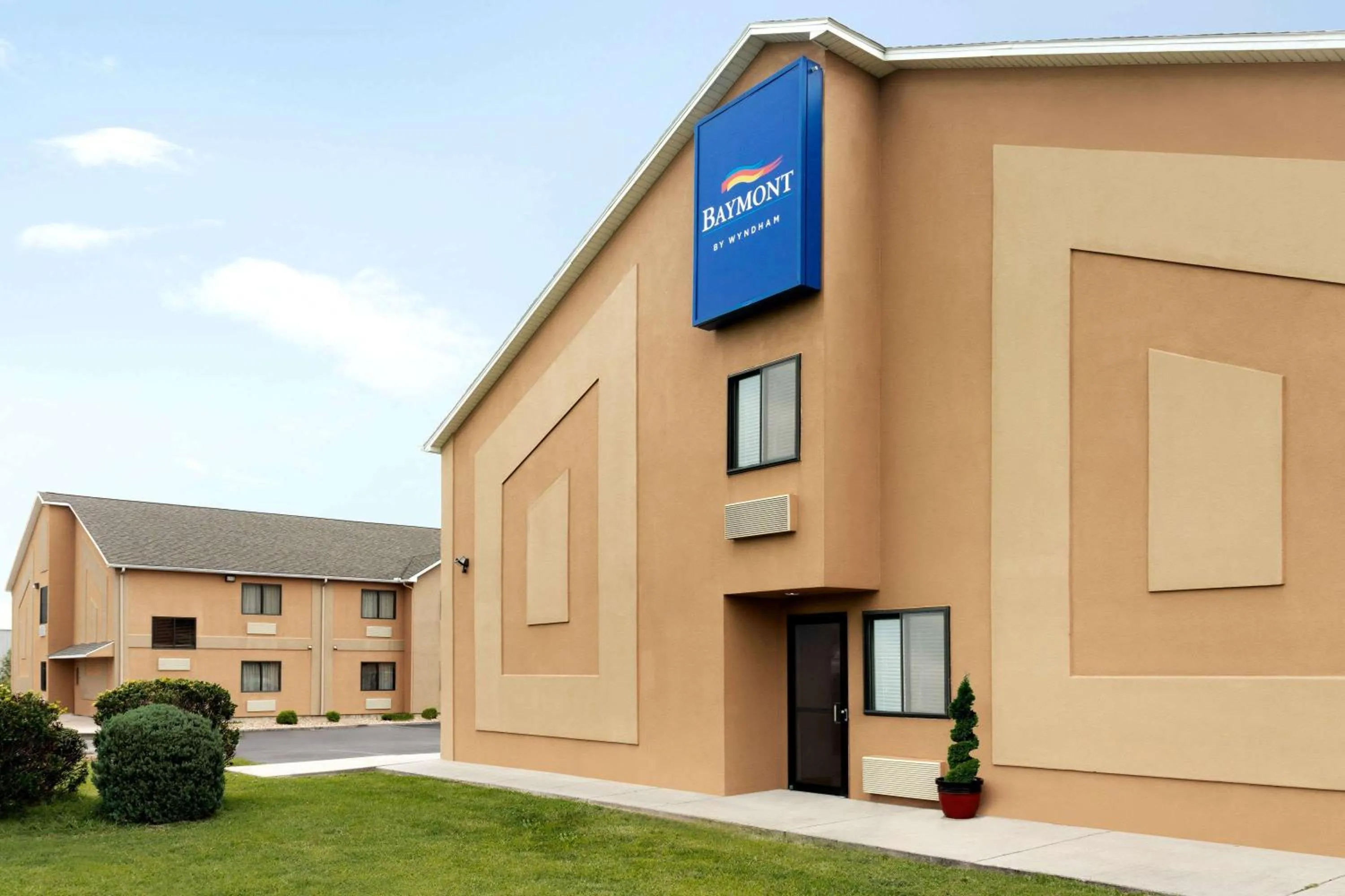 Property building in Travelodge by Wyndham Dexter
