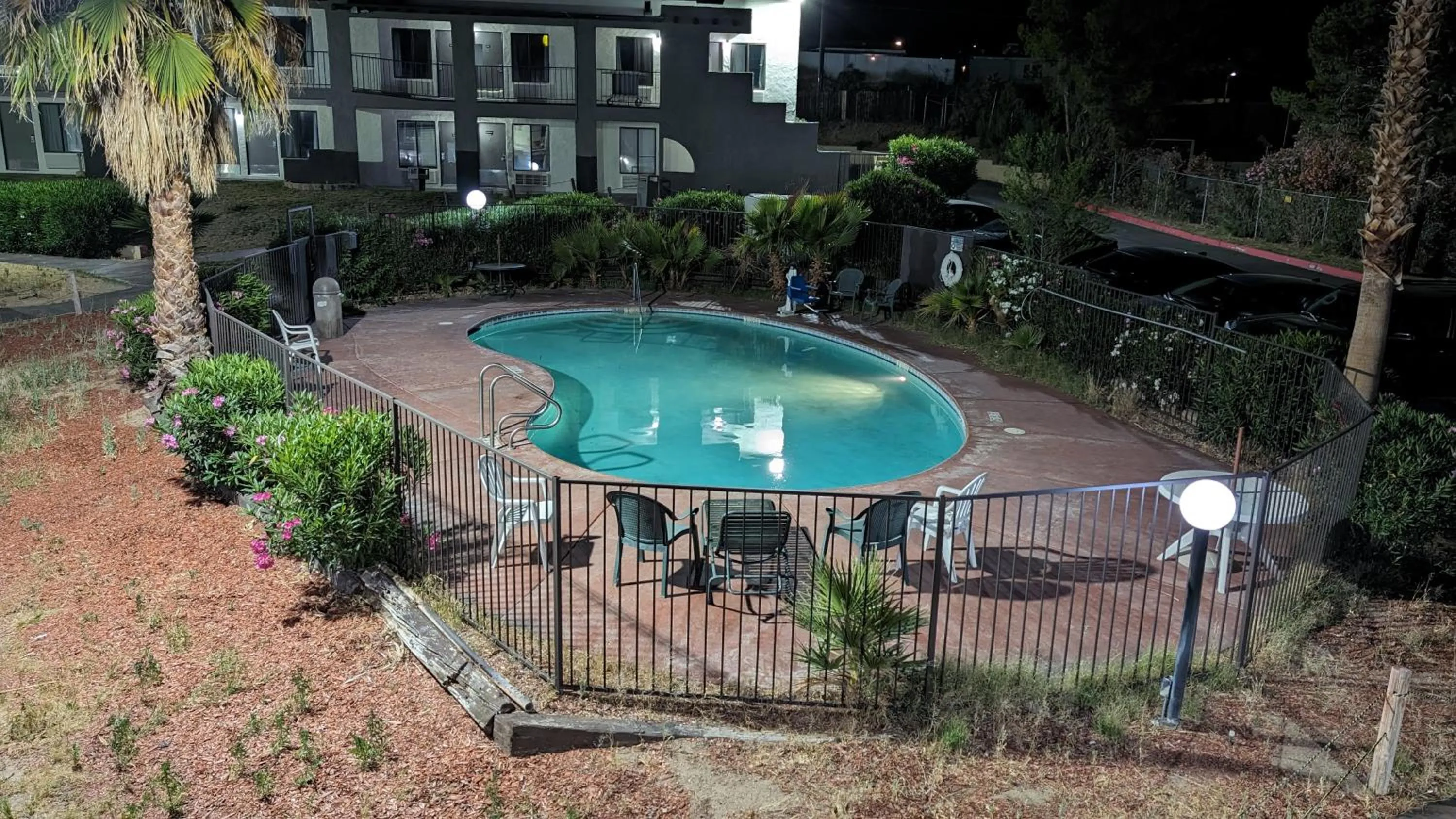 Super 8 by Wyndham Barstow