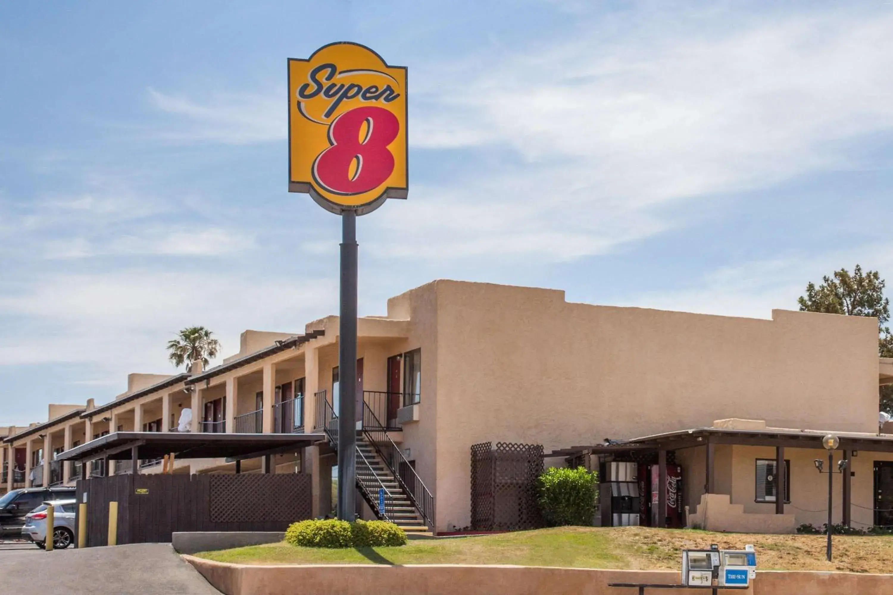 Super 8 by Wyndham Barstow Super 8 by Wyndham Barstow