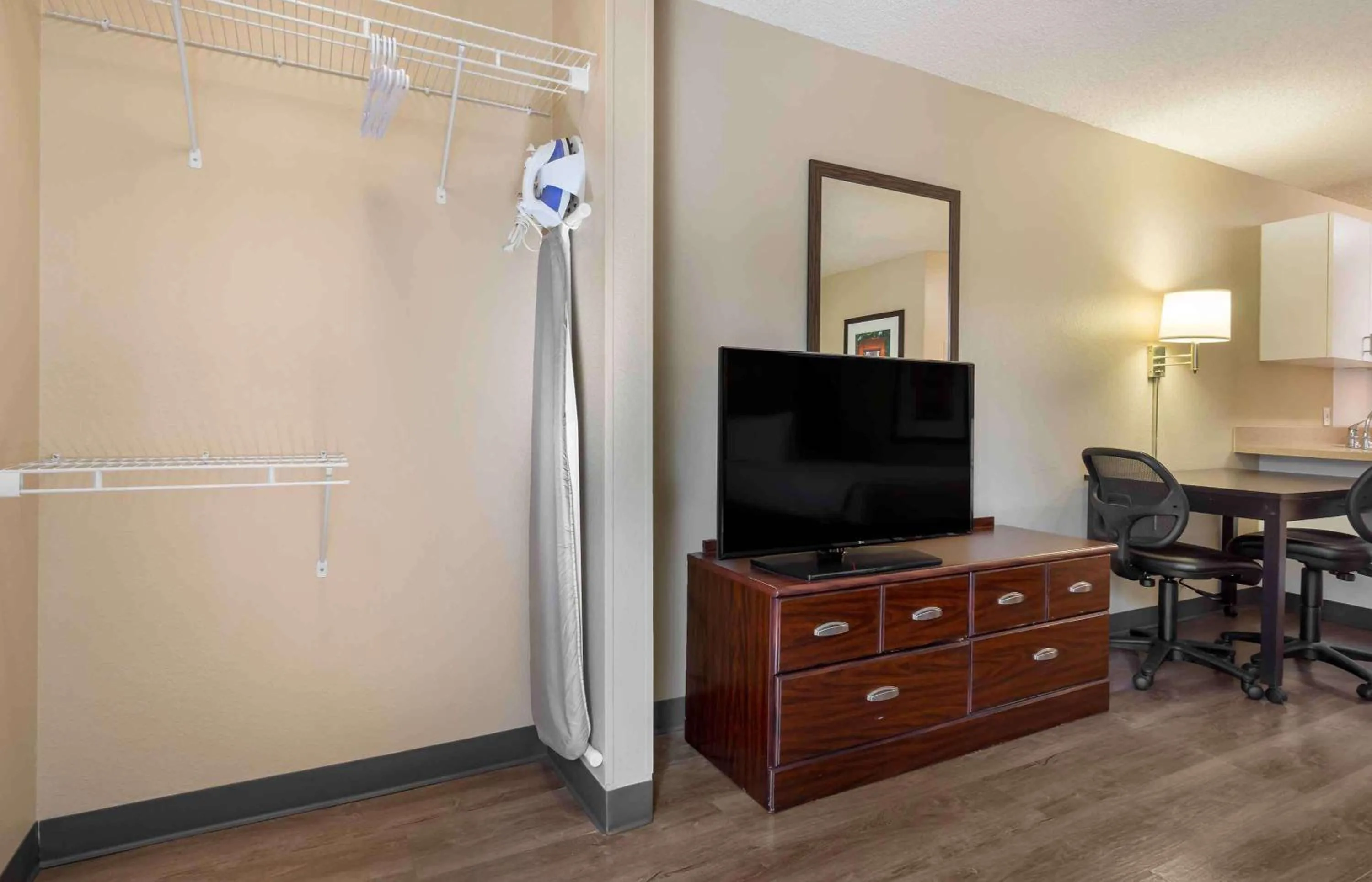 Bedroom in Extended Stay America Suites - Seattle - Lynnwood