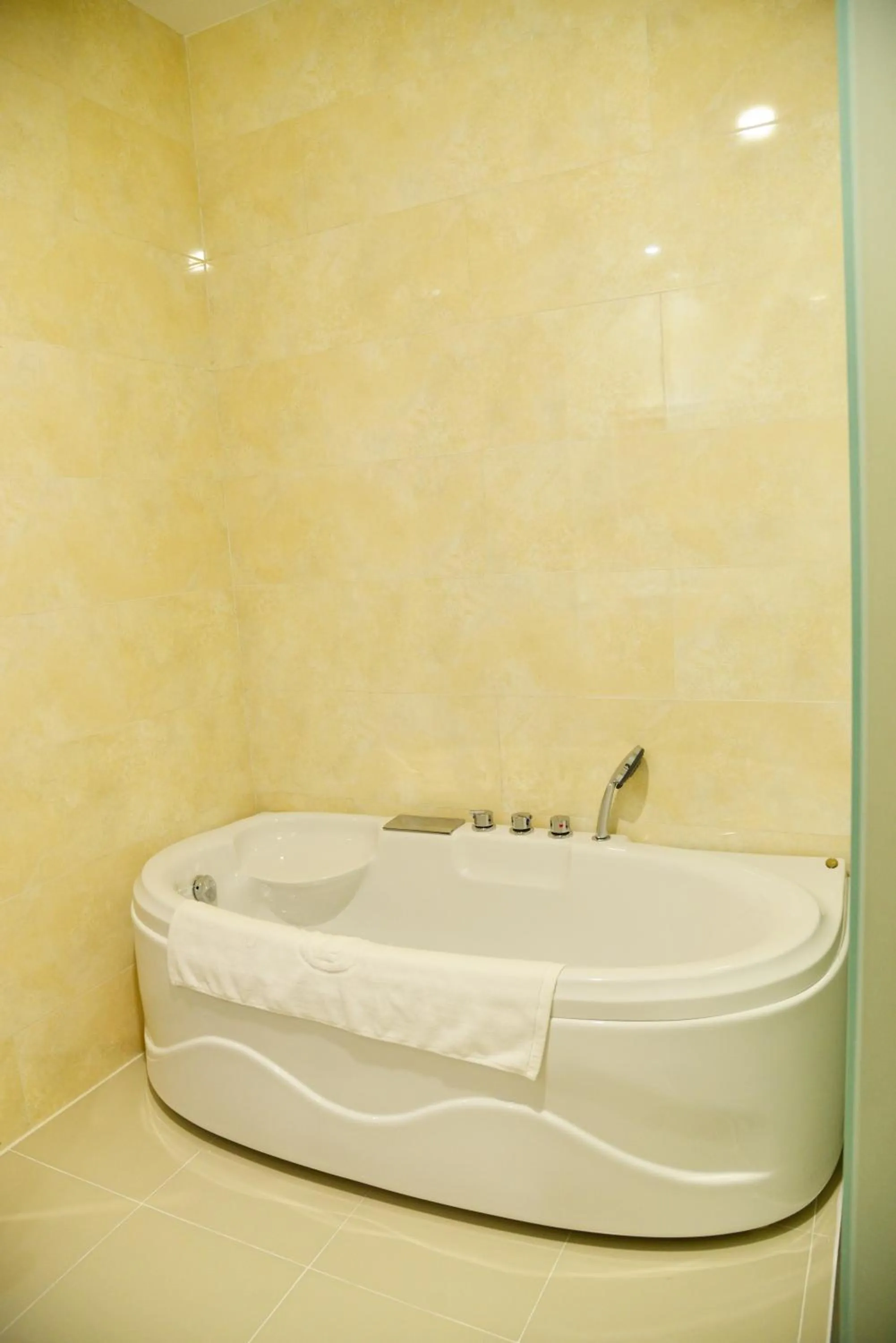 Hot Tub in Con Khuong Resort Can Tho