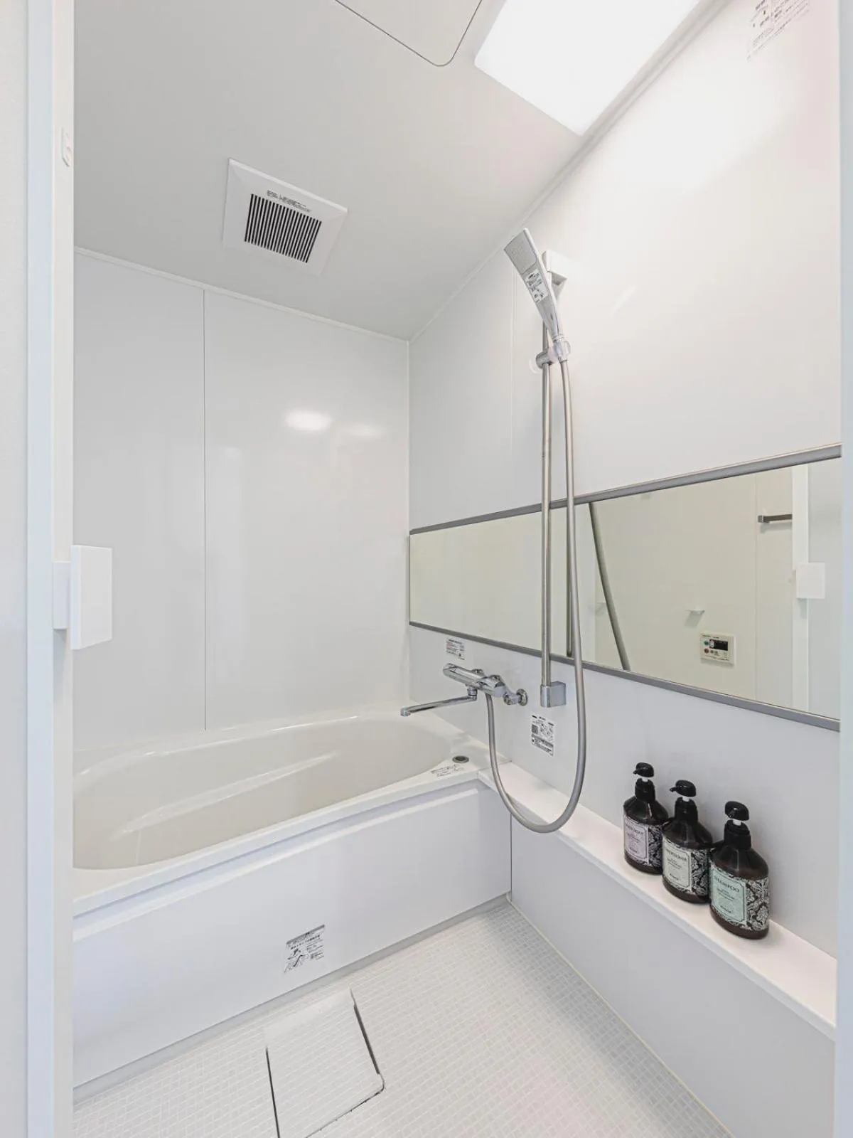 Bathroom in 3rd PLACE by HIDEOUT