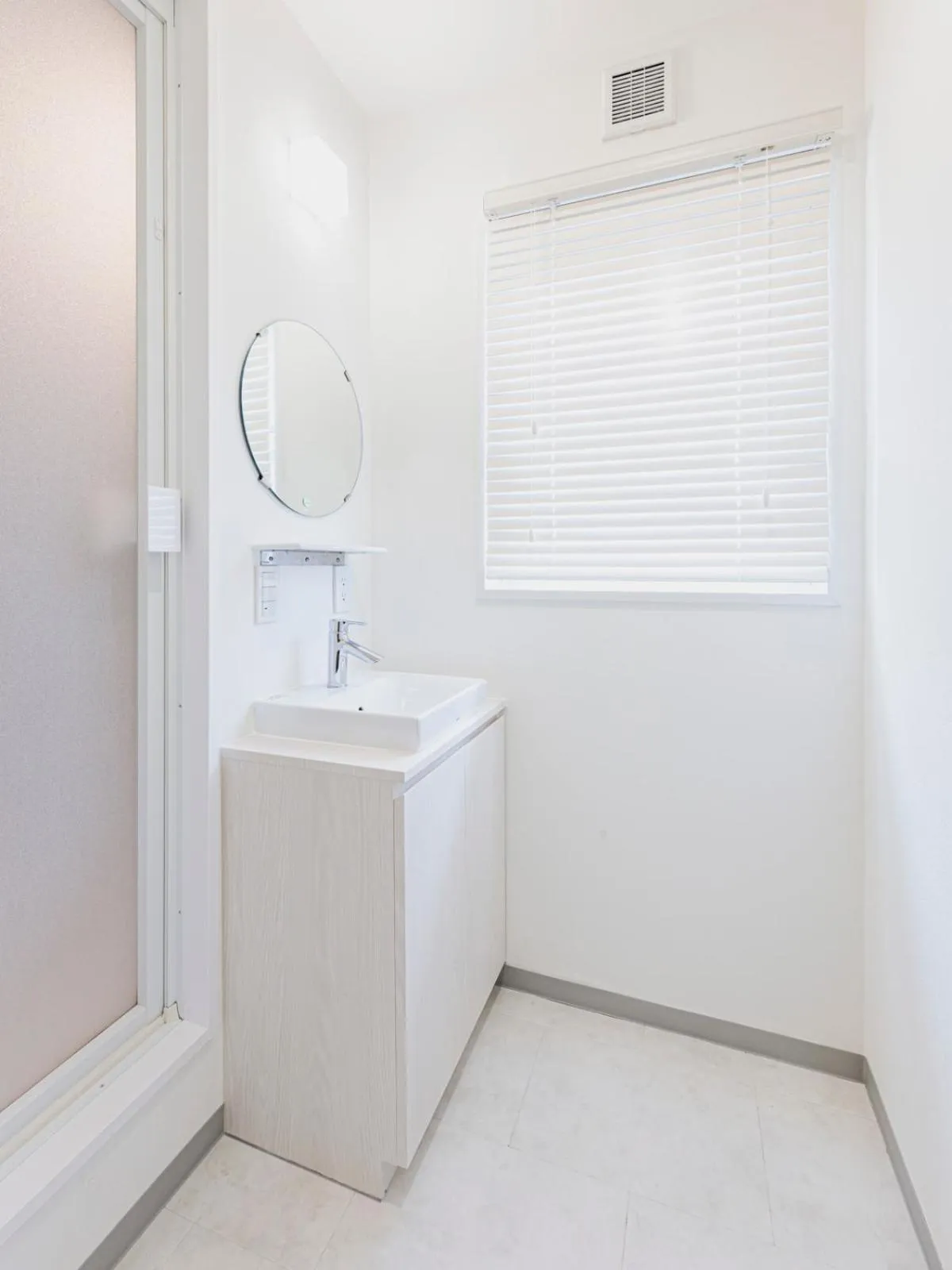 Bathroom in 3rd PLACE by HIDEOUT