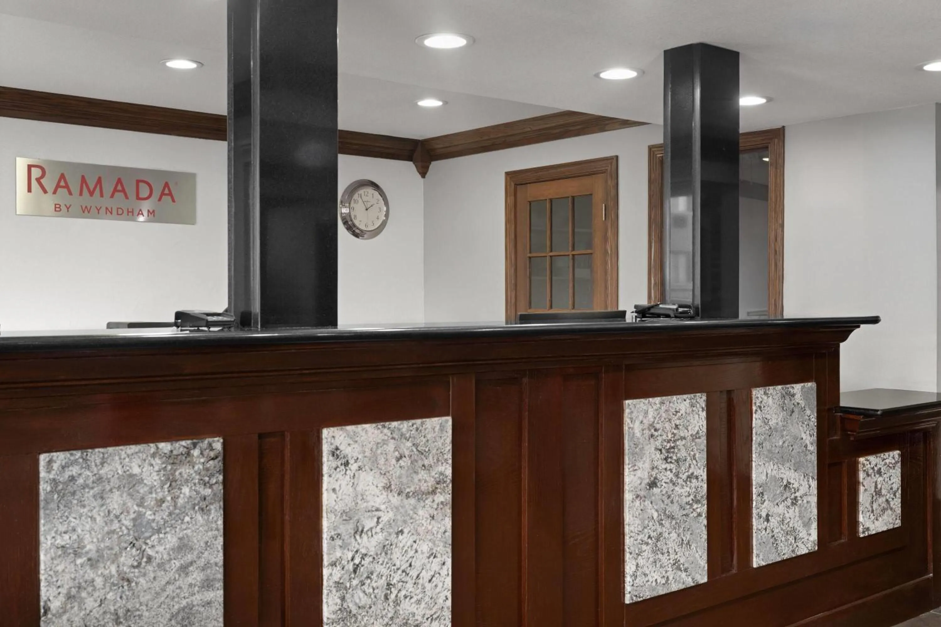 Lobby or reception in Ramada by Wyndham Cedar Rapids South