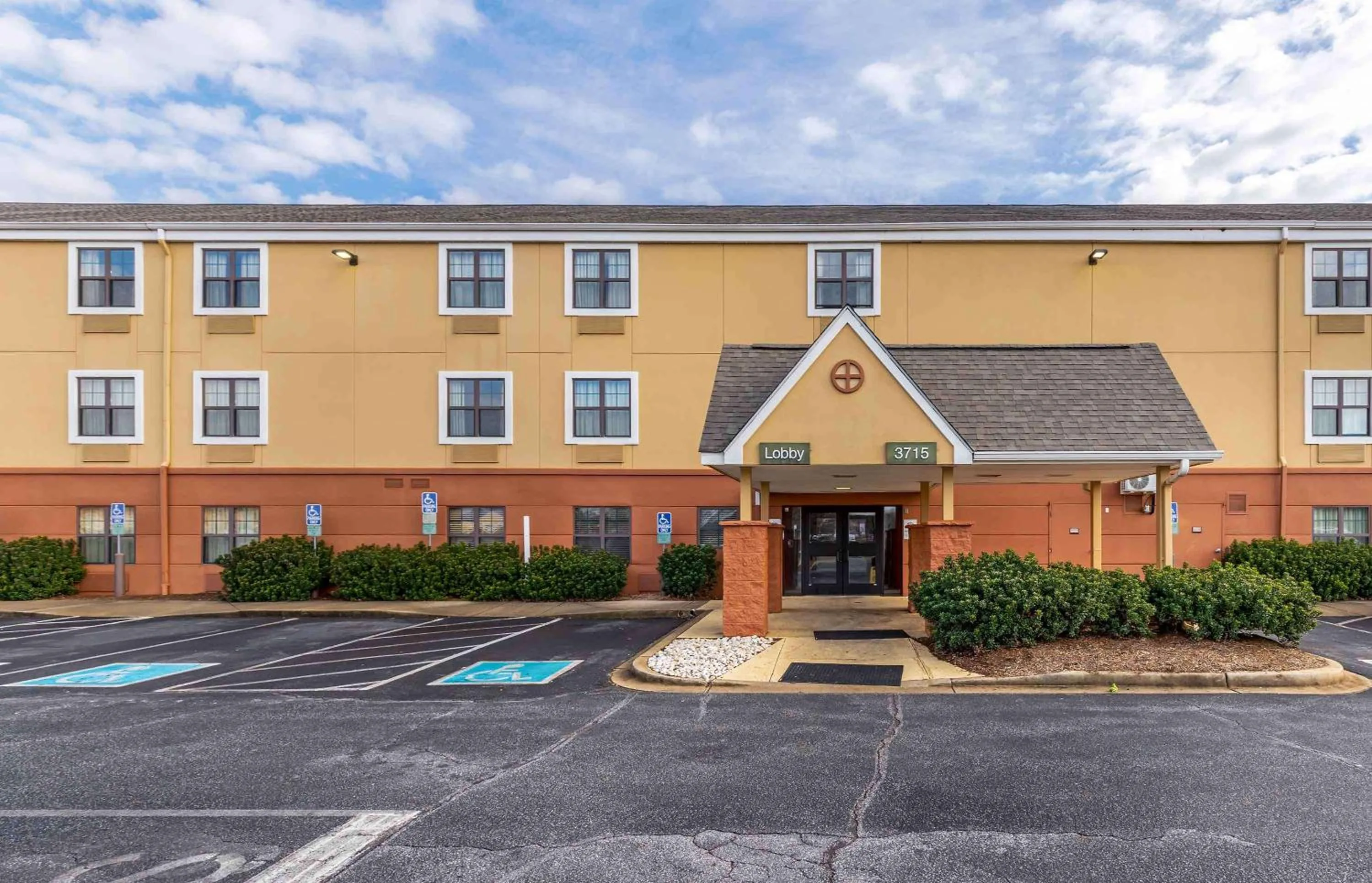 Property building in Extended Stay America Select Suites - Greenville - Airport