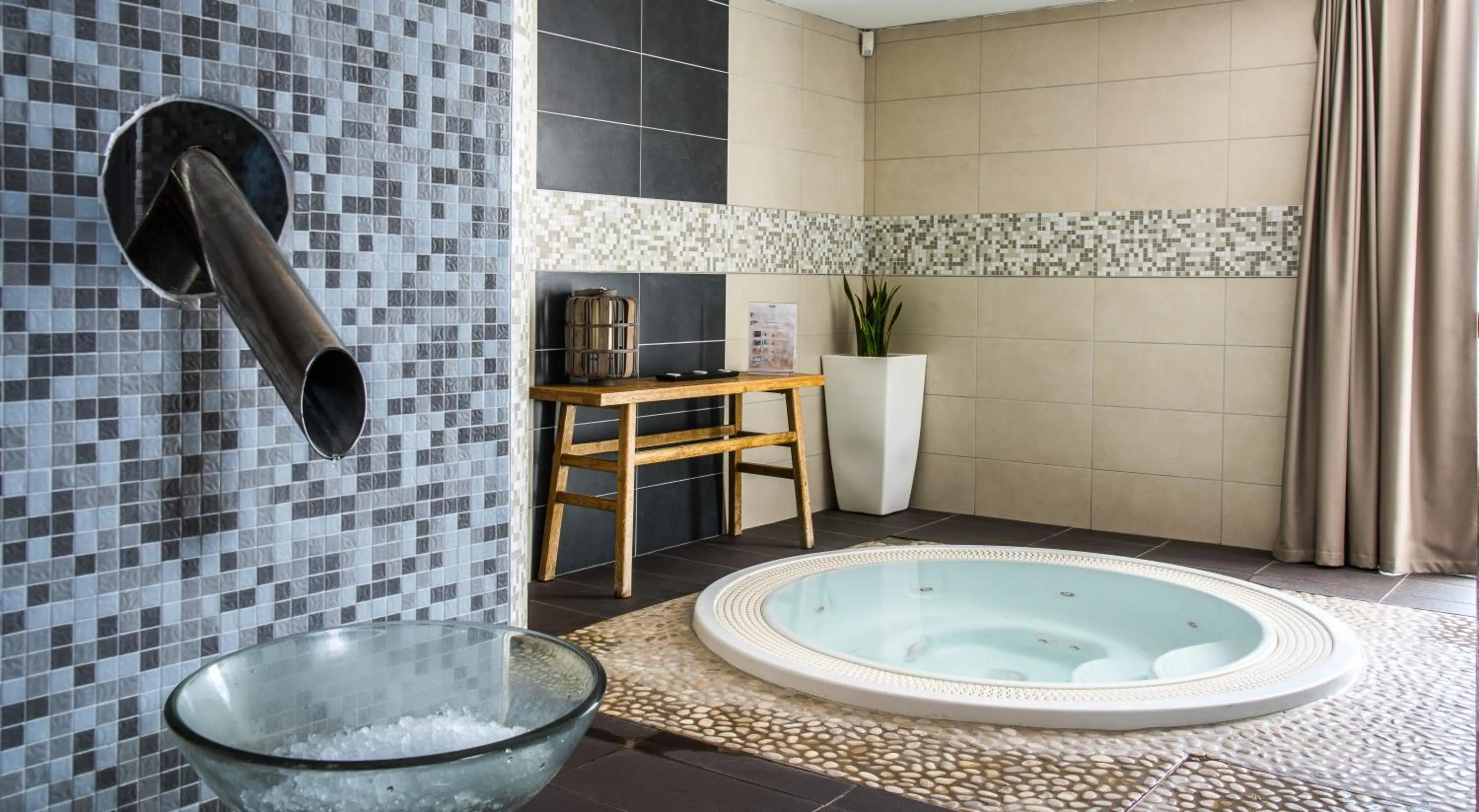 Sauna in Domaine la Charpinière, The Originals Collection