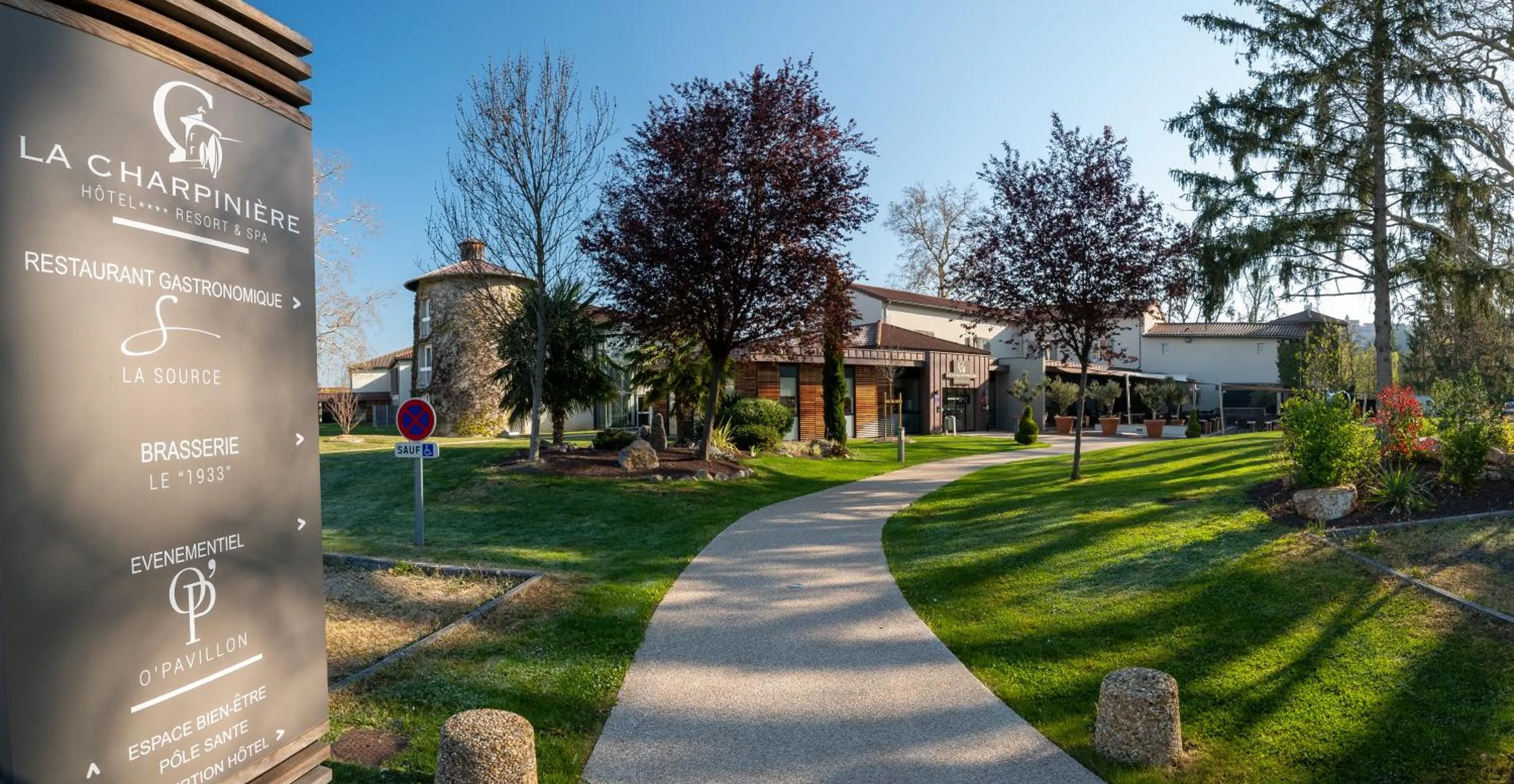 Property building in Domaine la Charpinière, The Originals Collection