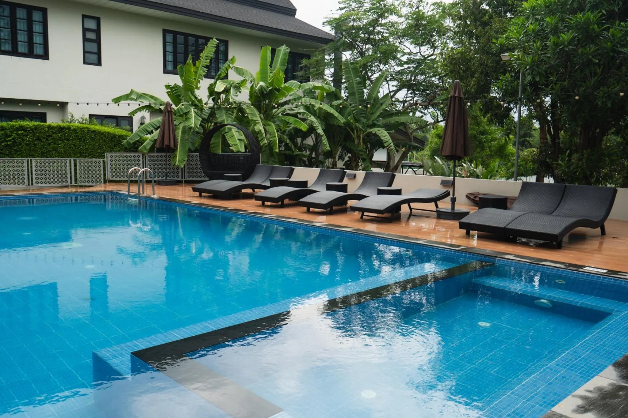 Swimming pool in Merchant Villa- SHA Extra Plus