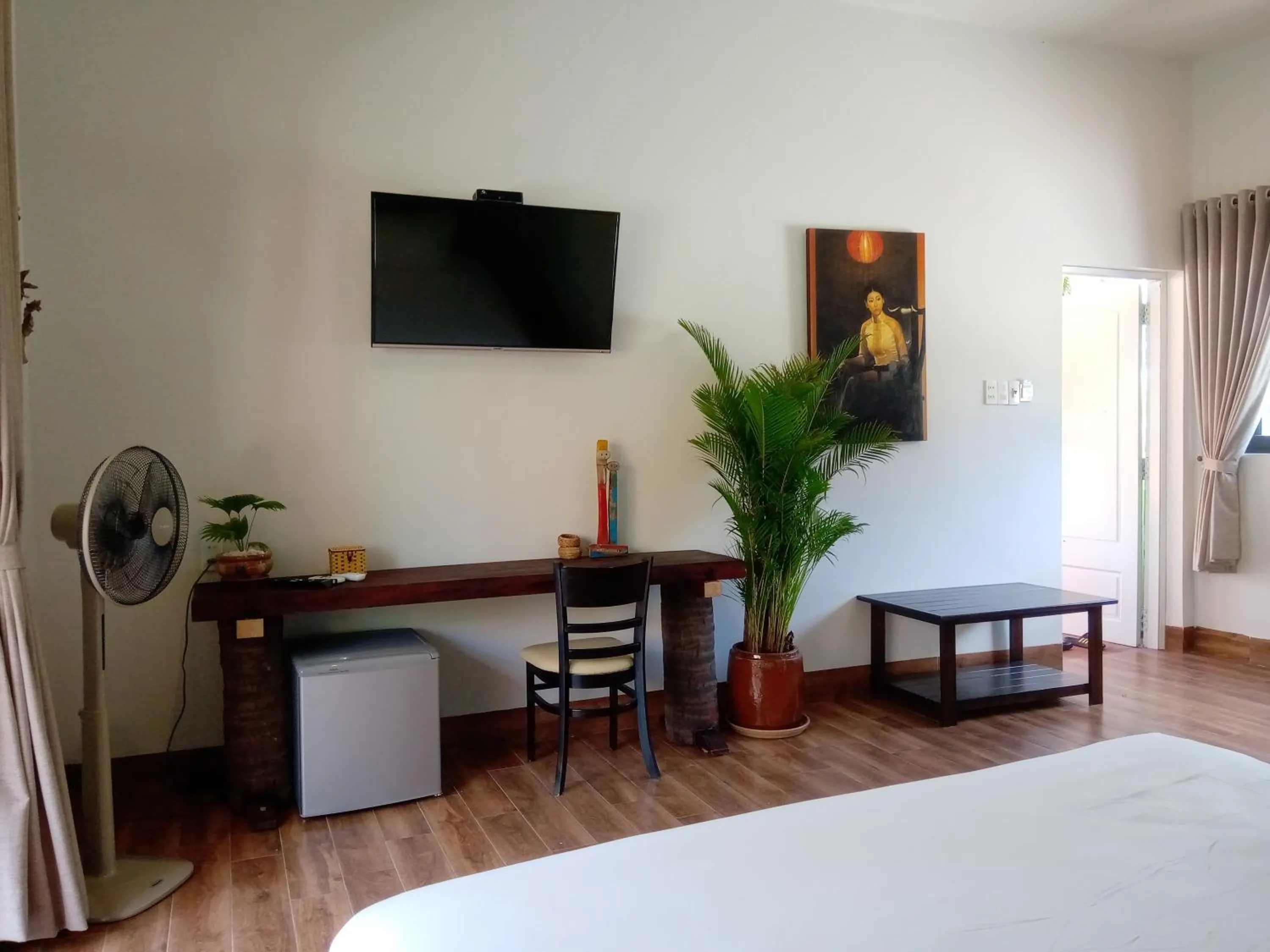 TV and multimedia, Bed in MiNhon Hotel Muine