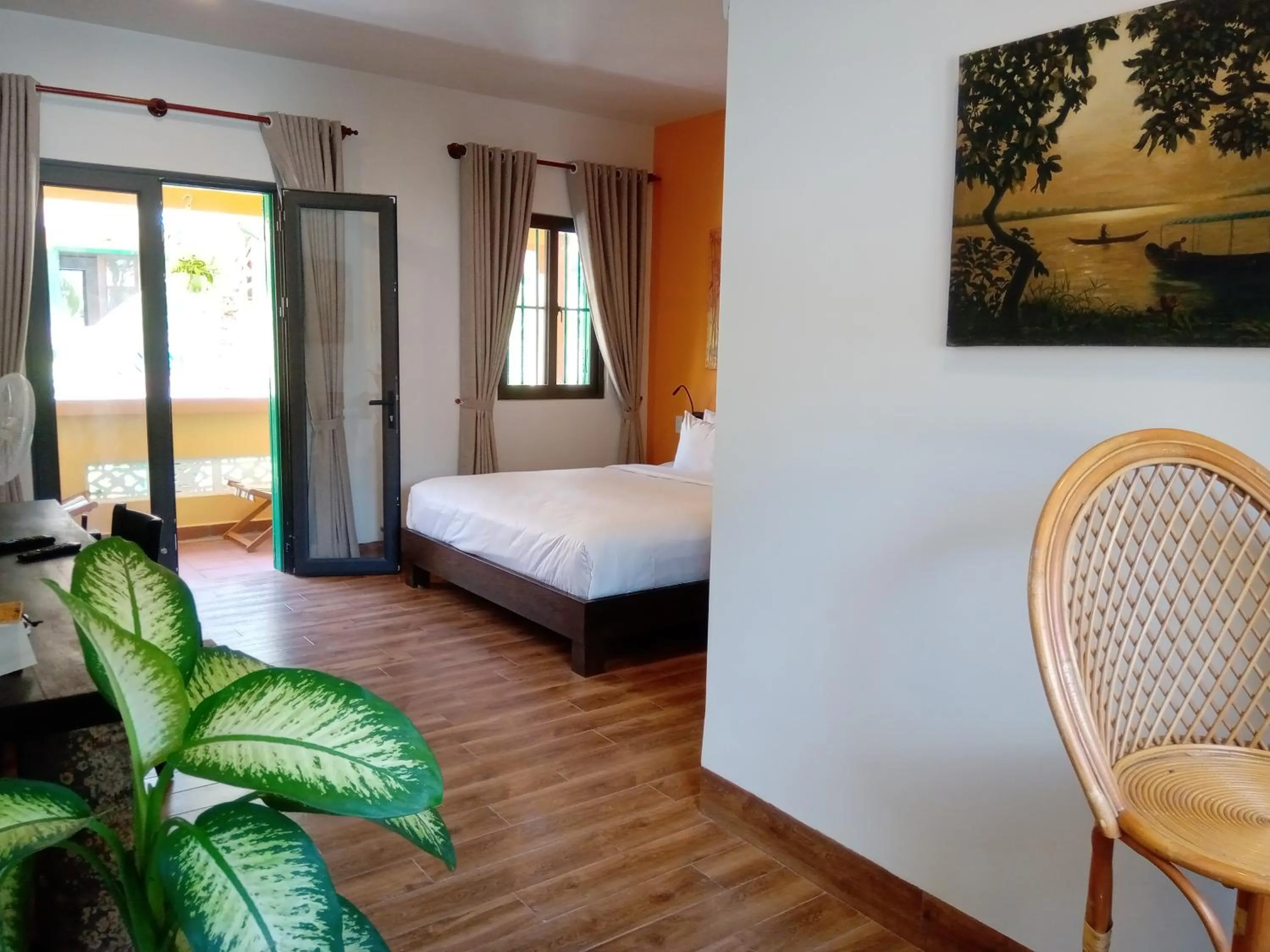 Toilet, Bed in MiNhon Hotel Muine