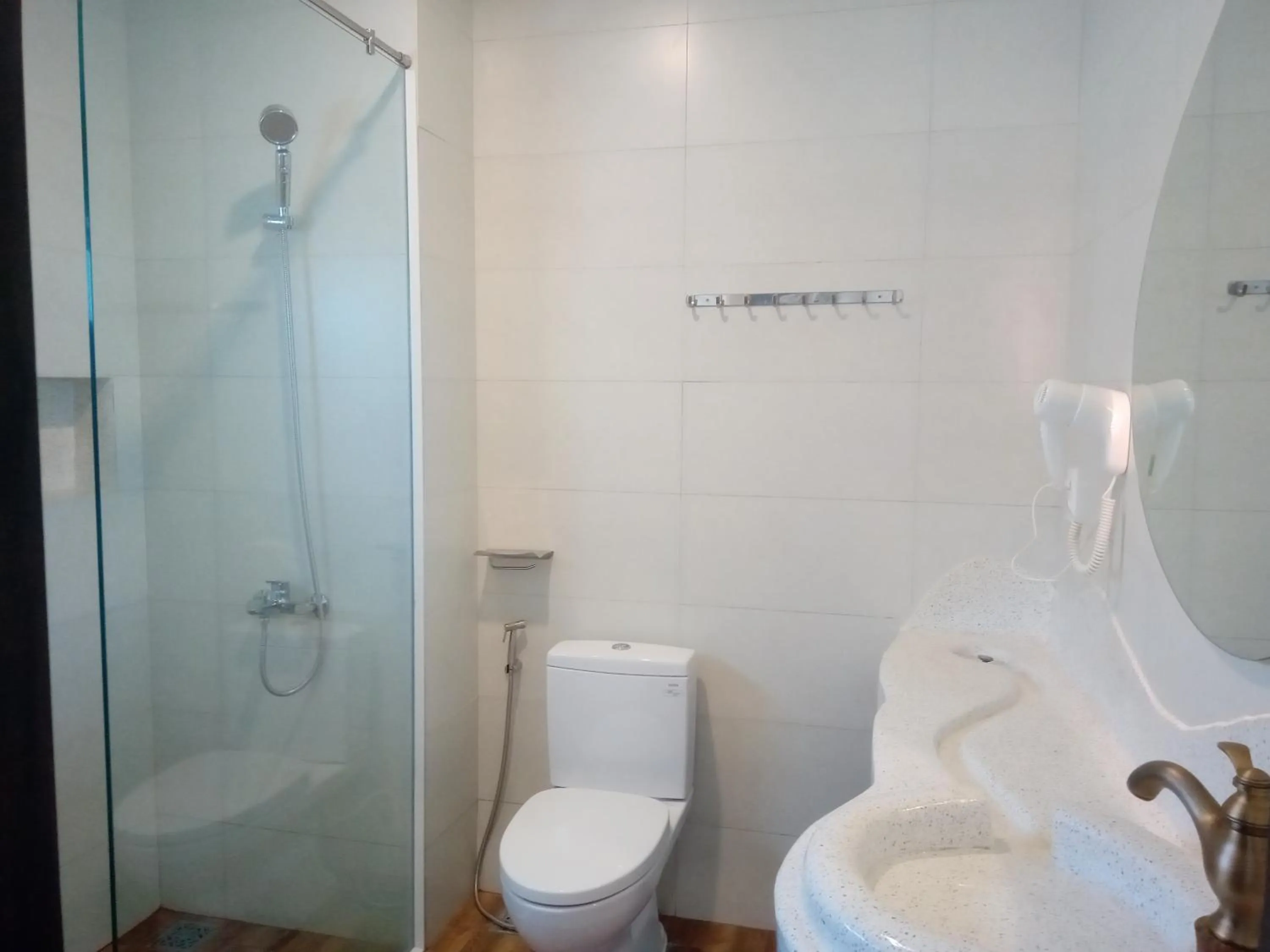 Shower in MiNhon Hotel Muine