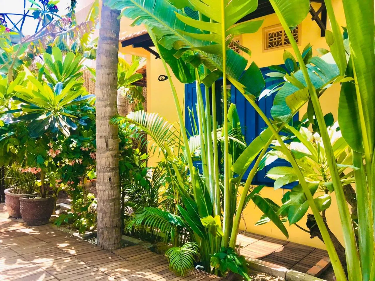 Patio in MiNhon Hotel Muine