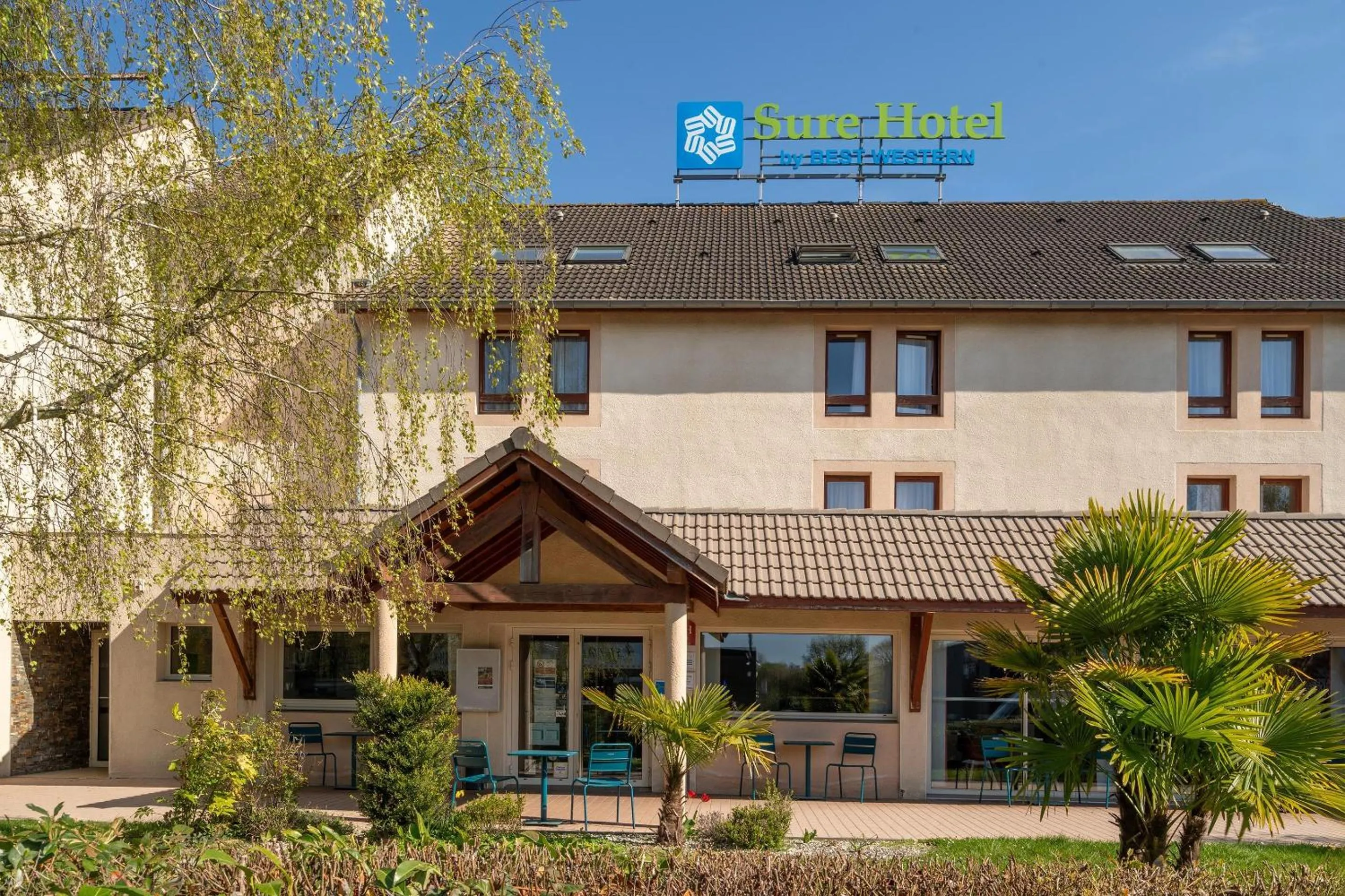Property building in Sure Hotel by Best Western Rennes Chantepie
