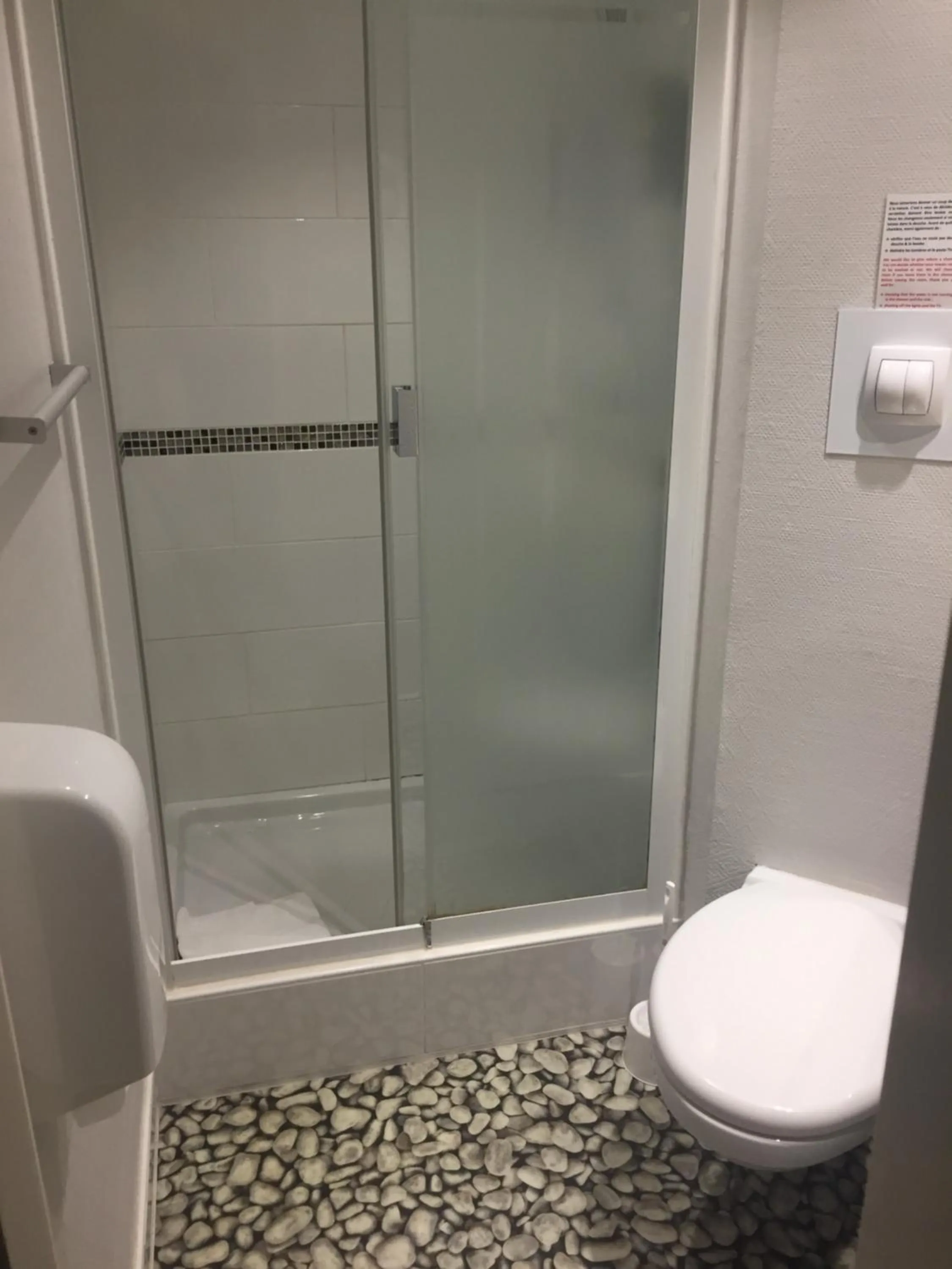 Bathroom in Sure Hotel by Best Western Rennes Chantepie