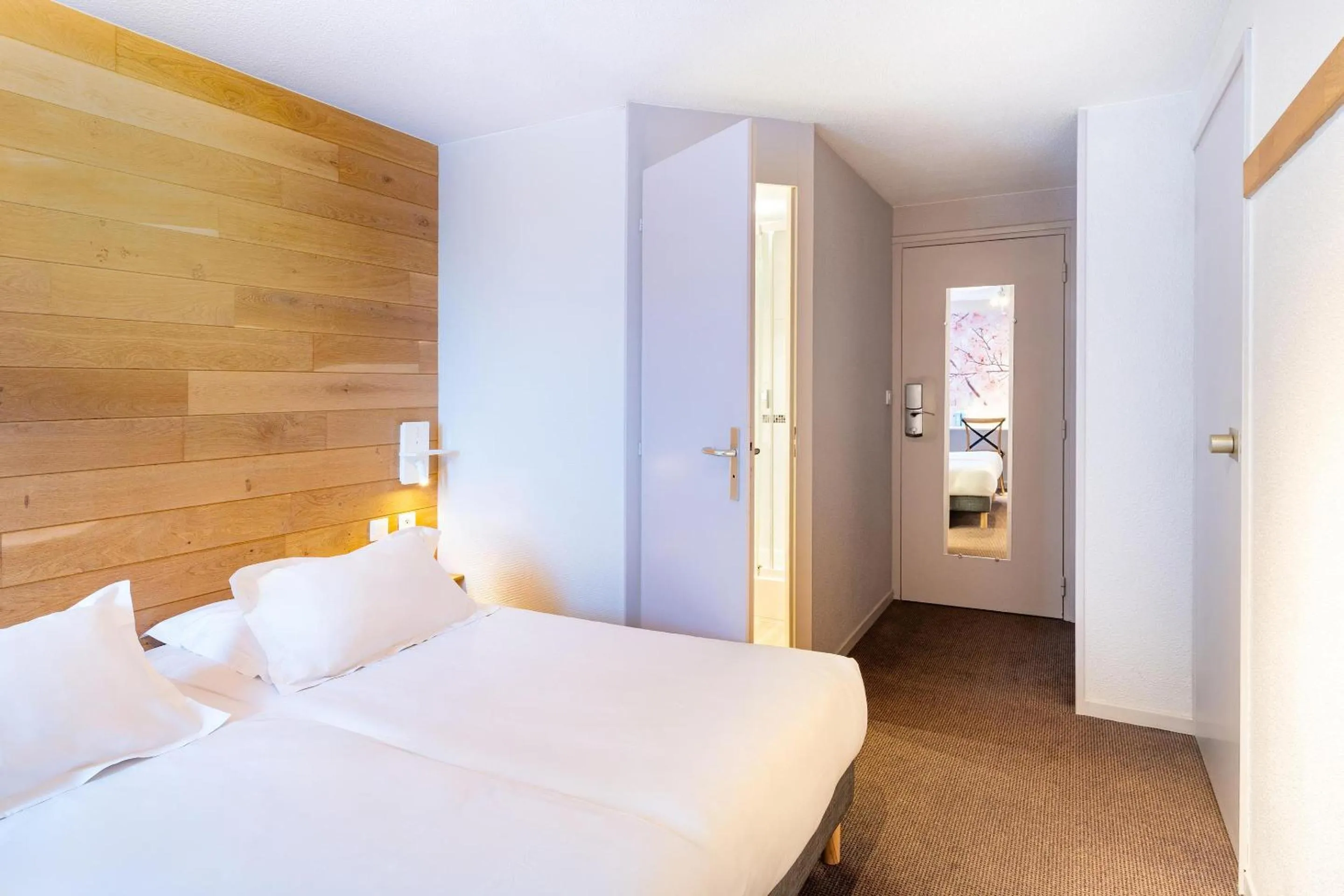 Bedroom, Bed in Sure Hotel by Best Western Rennes Chantepie