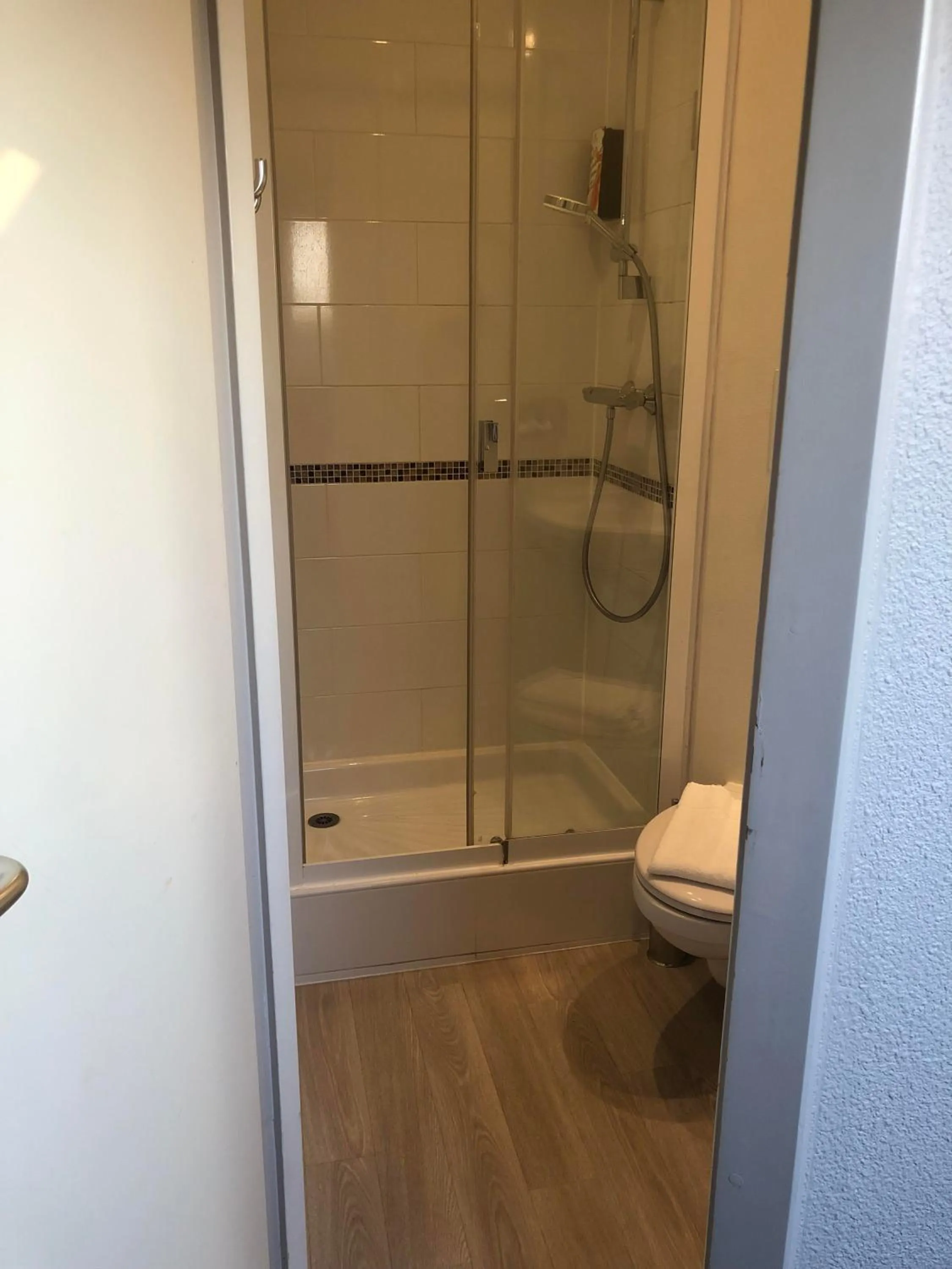Shower in Sure Hotel by Best Western Rennes Chantepie