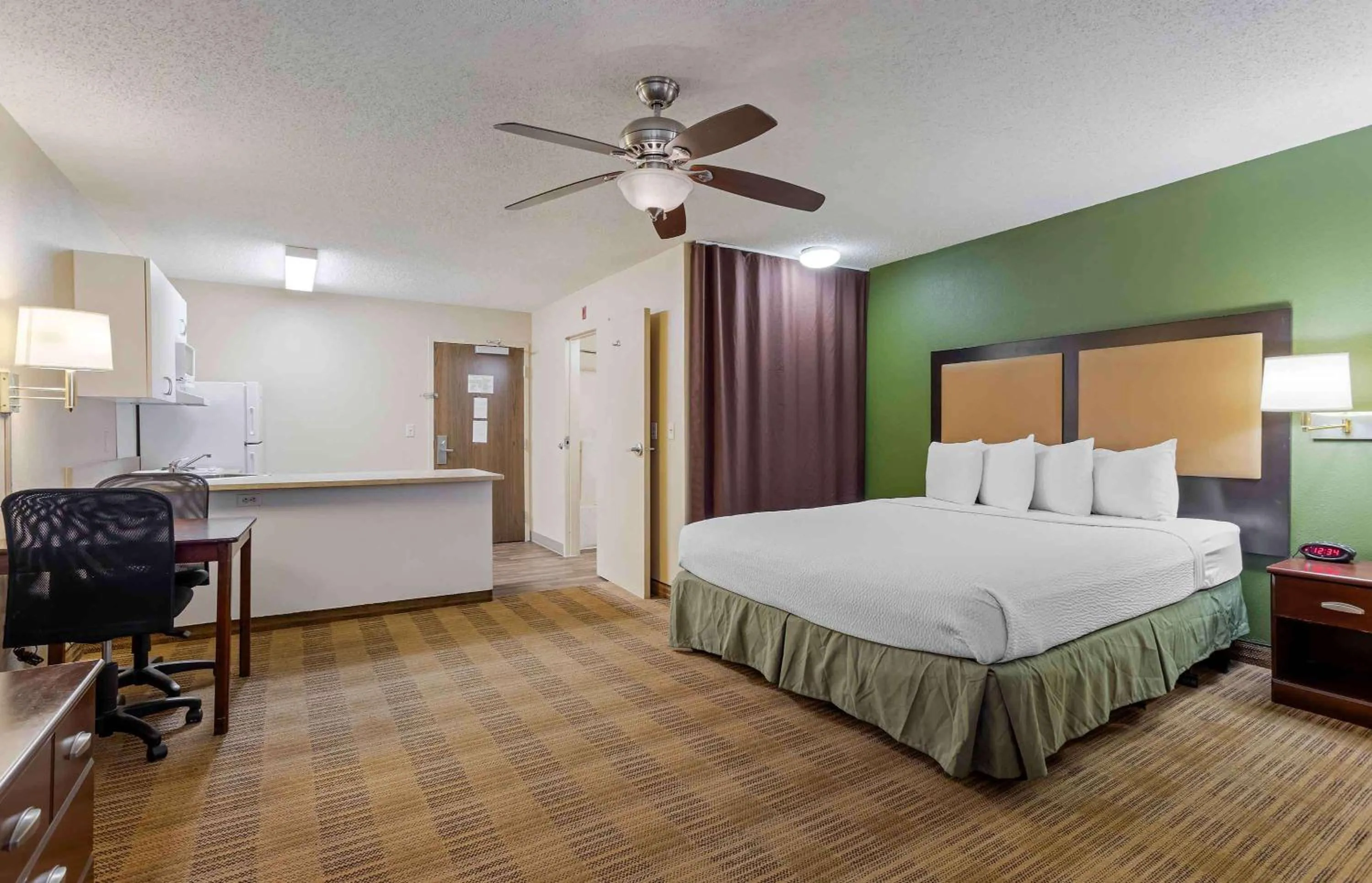Bedroom, Bed in Extended Stay America Suites - Houston - I-10 West - CityCentre