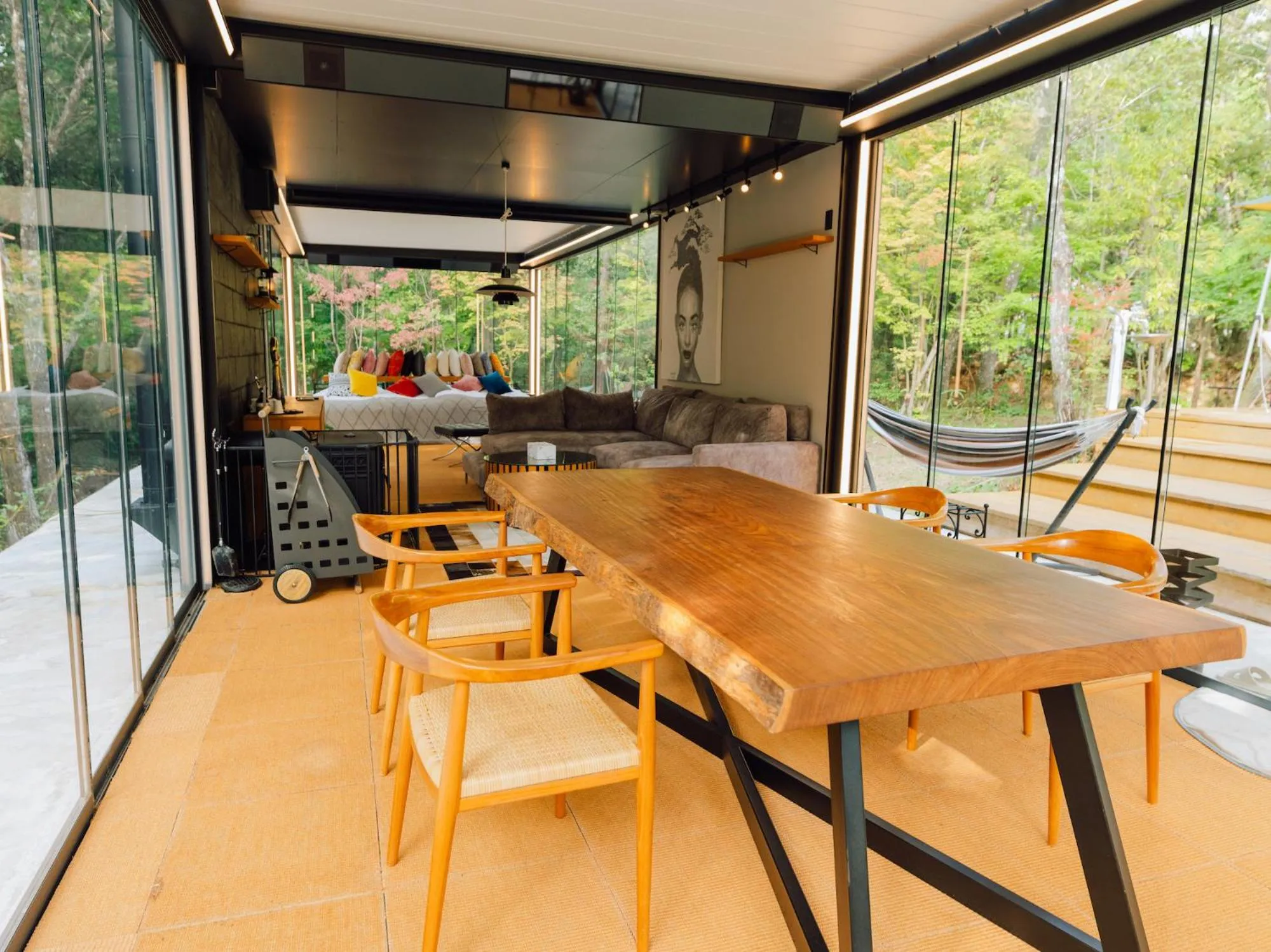 Dining area in Yufuin Glamping COMOREBI