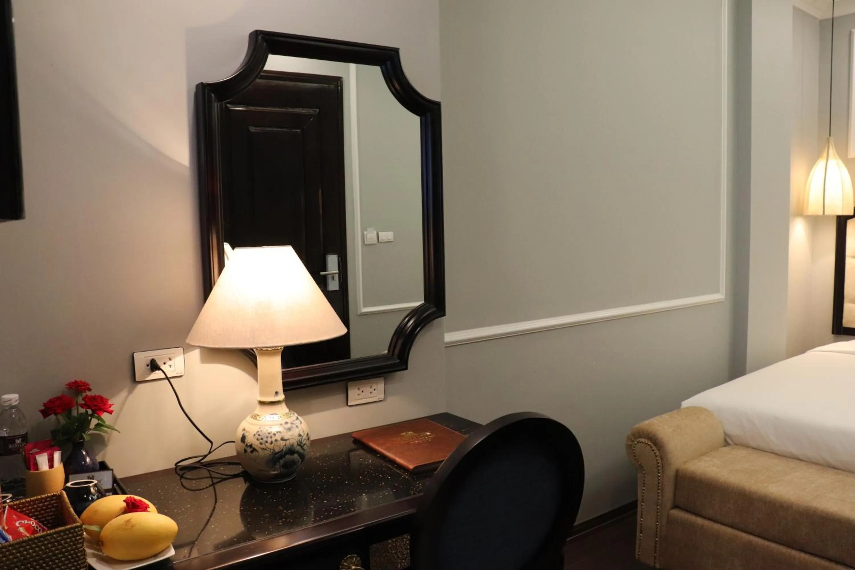 Seating area, Bed in Babylon Premium Hotel & Spa