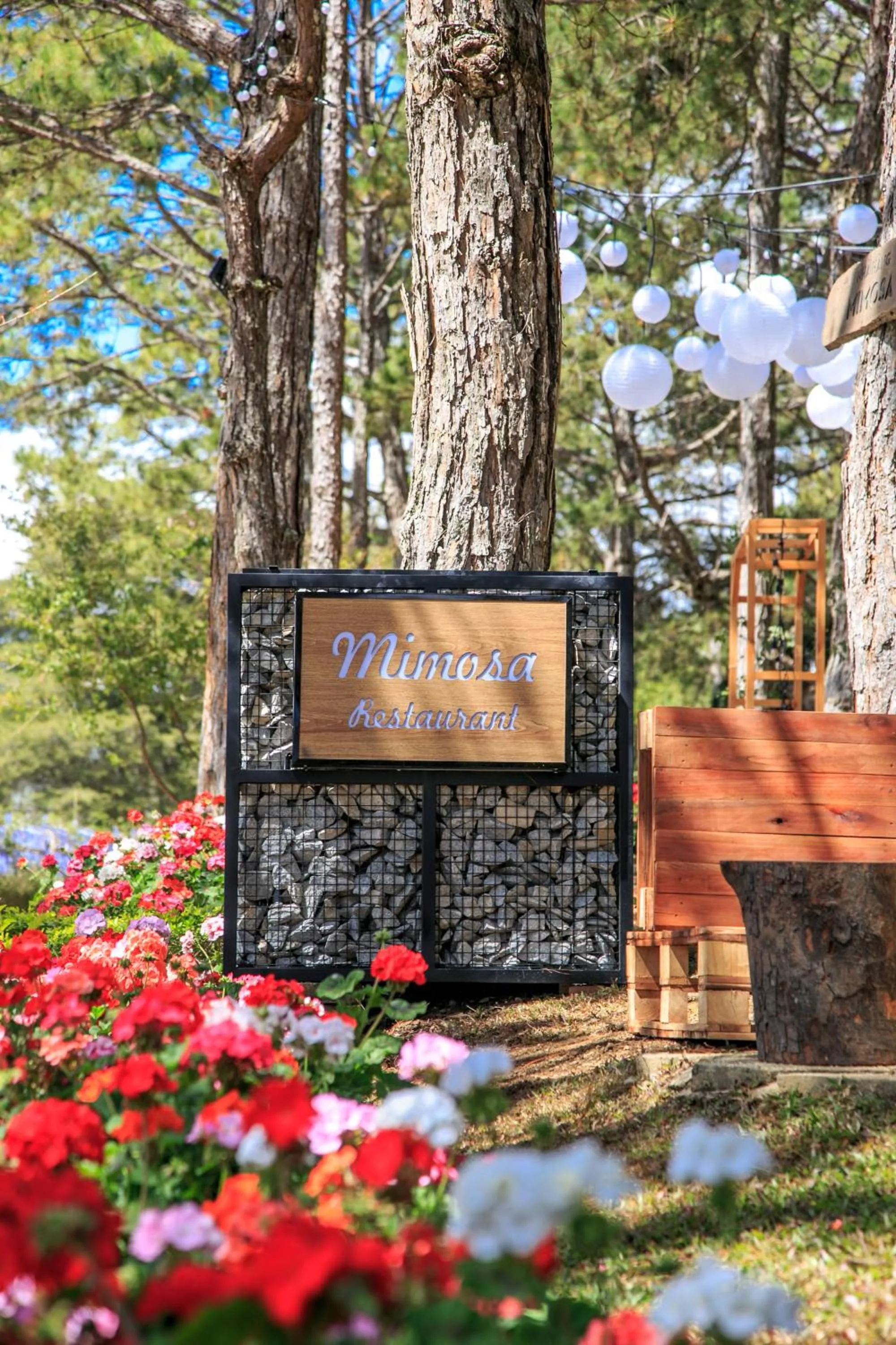 Restaurant/places to eat in TTC Dreamy Hill Resort - Unlimited Access to TTC World - Thung Lung Tinh Yeu