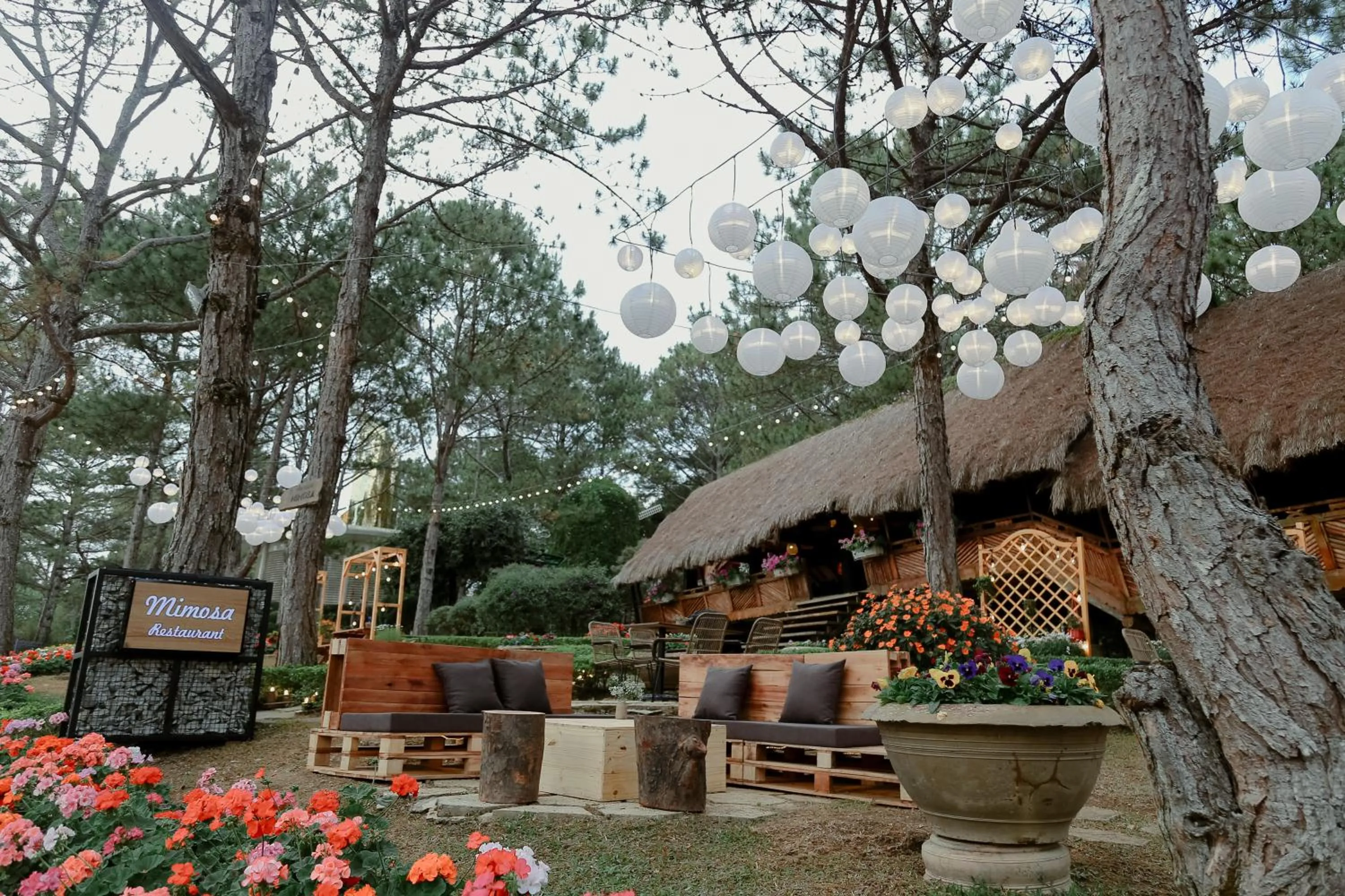 Restaurant/places to eat in TTC Dreamy Hill Resort - Unlimited Access to TTC World - Thung Lung Tinh Yeu