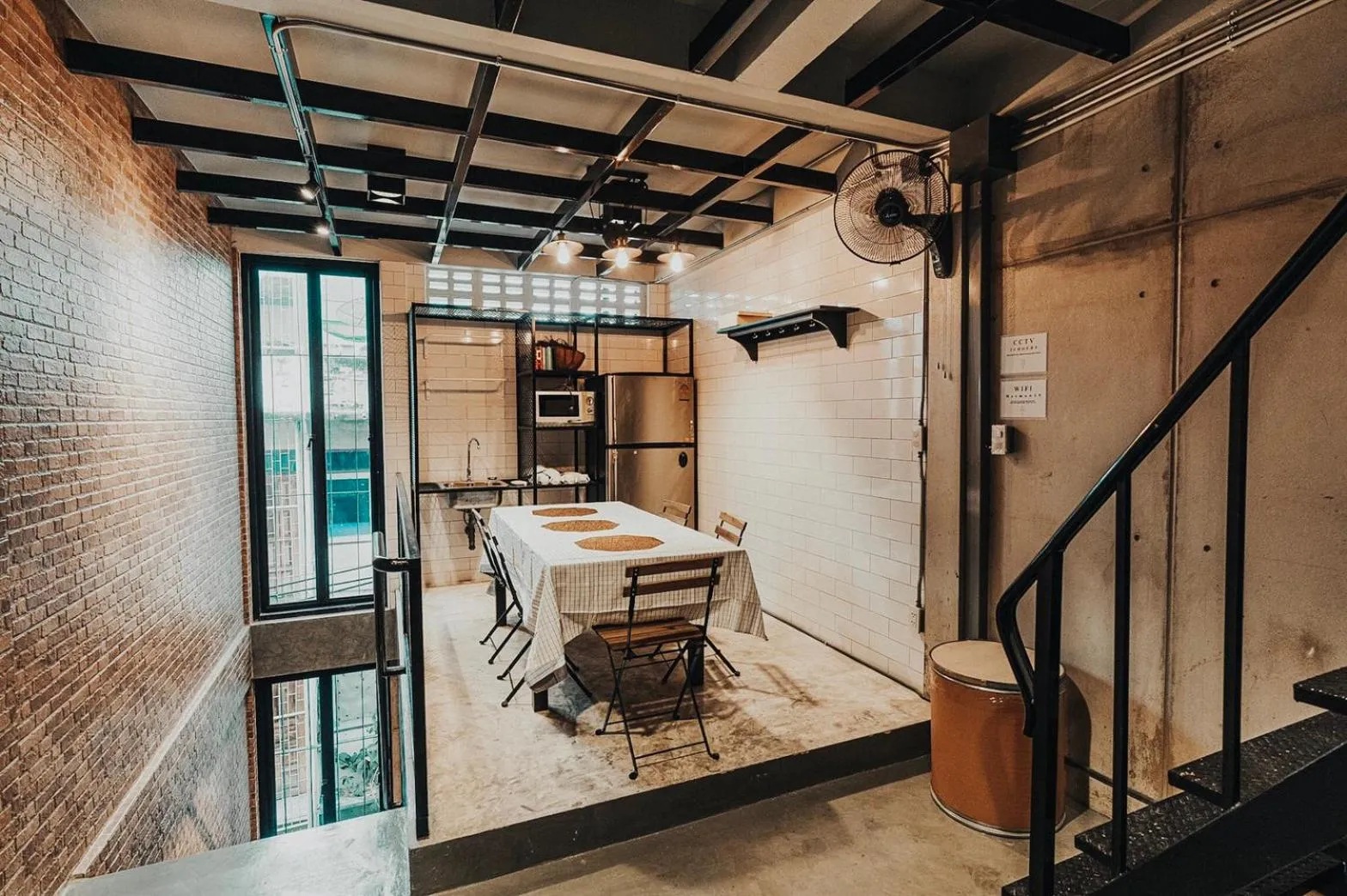 Kitchen or kitchenette in MEEMAW'S House Hostel