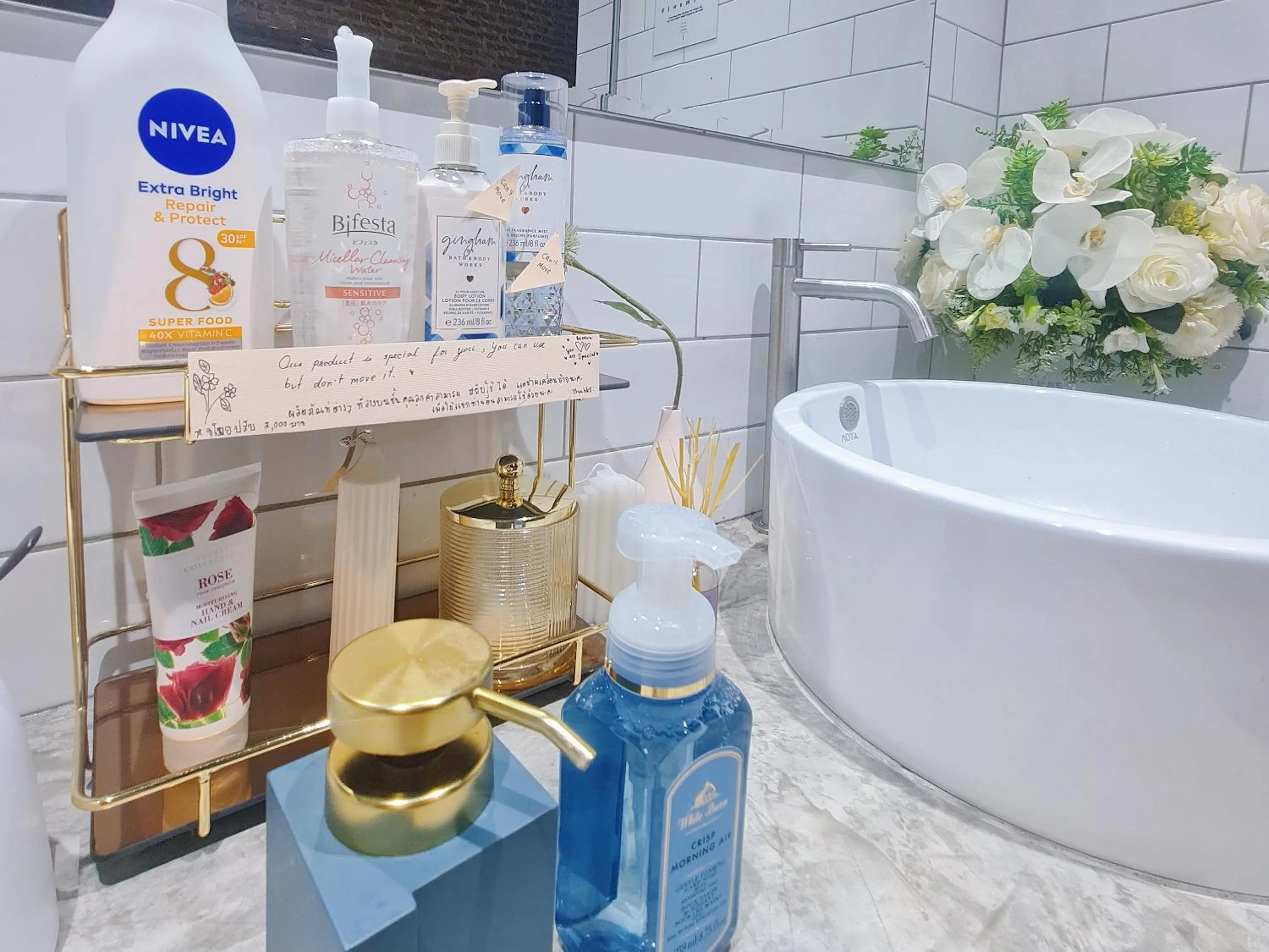 Shower in MEEMAW'S House Hostel