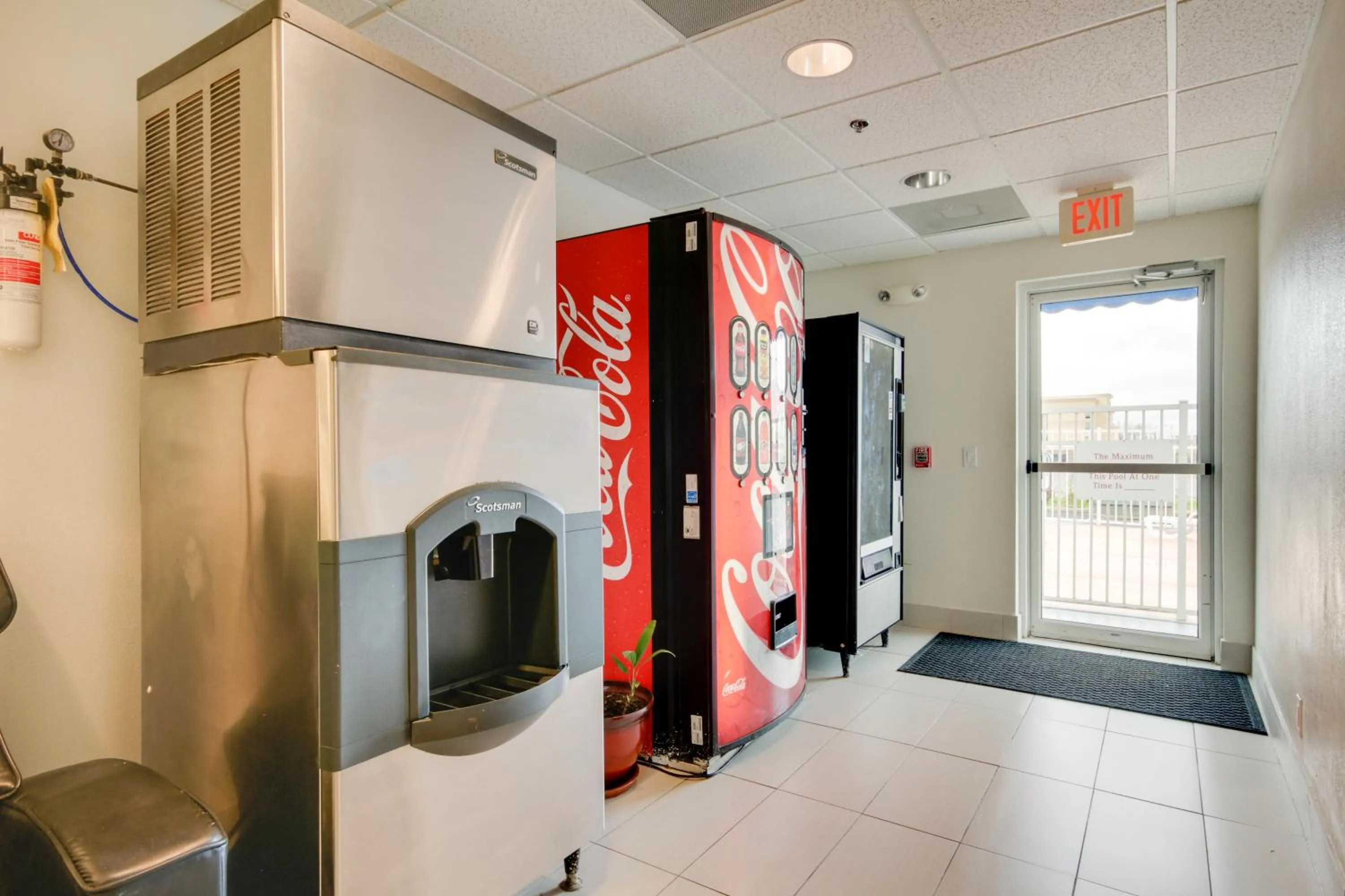 vending machine in Motel 6-Corsicana, TX