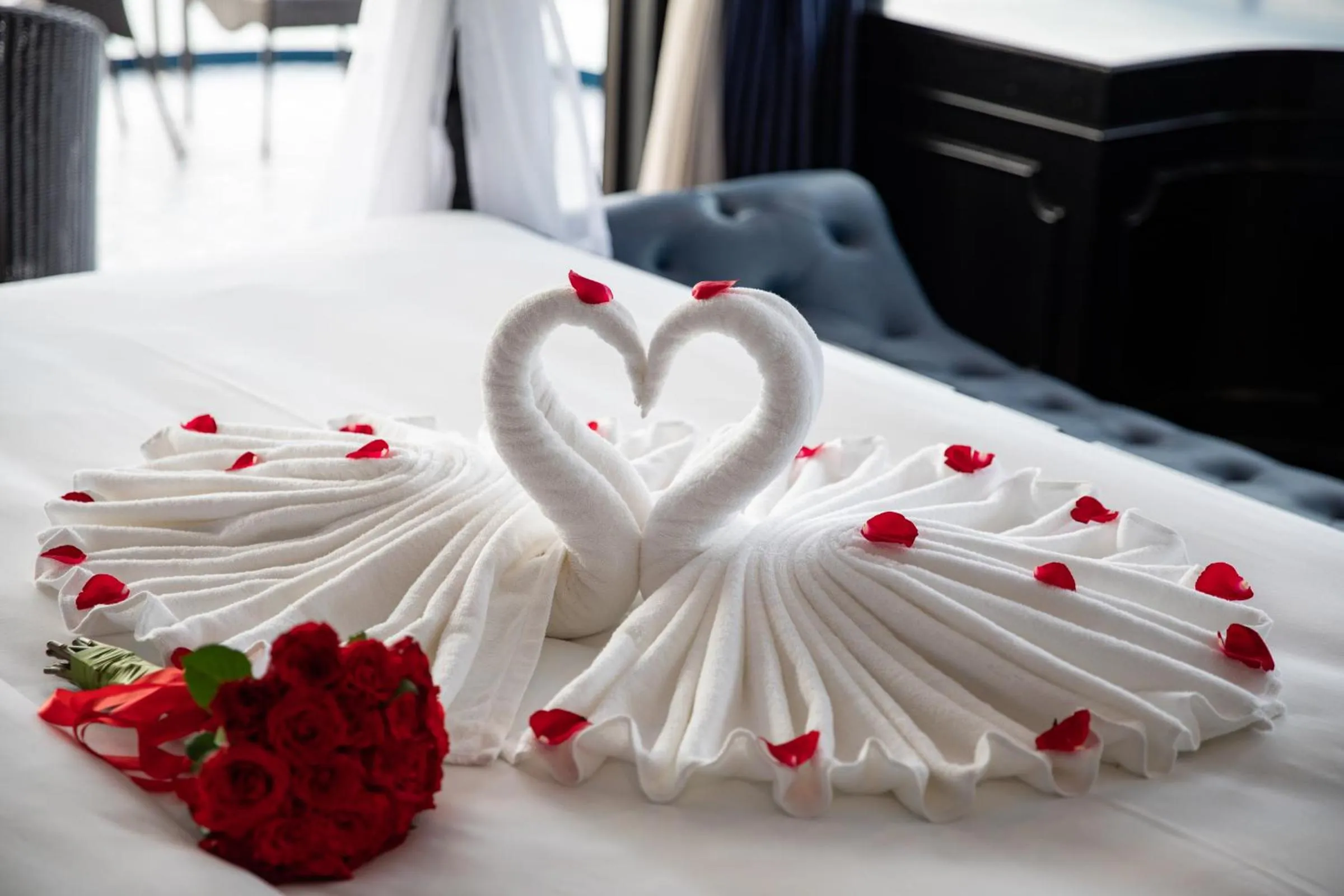 Decorative detail, Bed in Doris Cruise by HAG