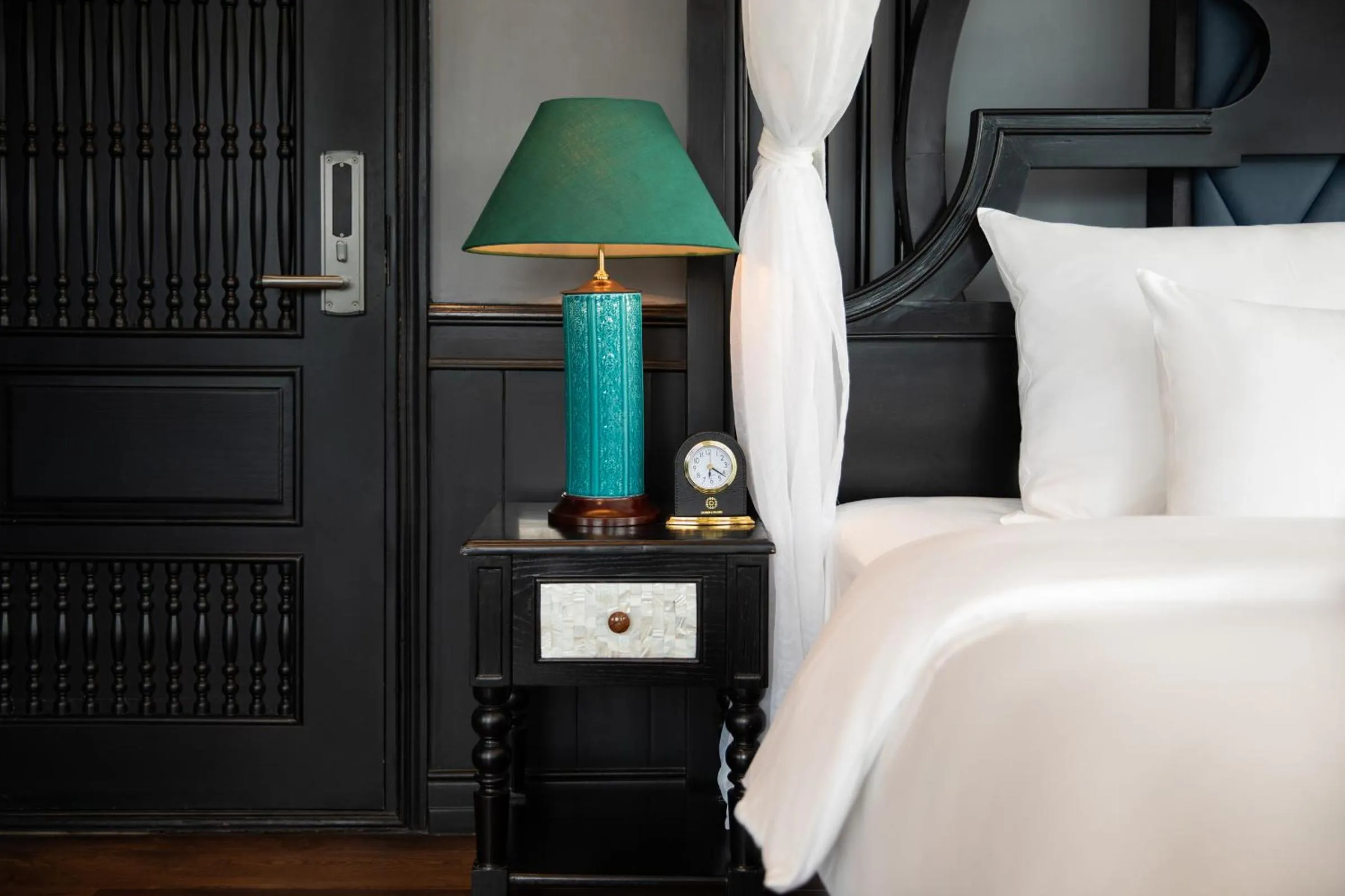 Bed in Doris Cruise by HAG