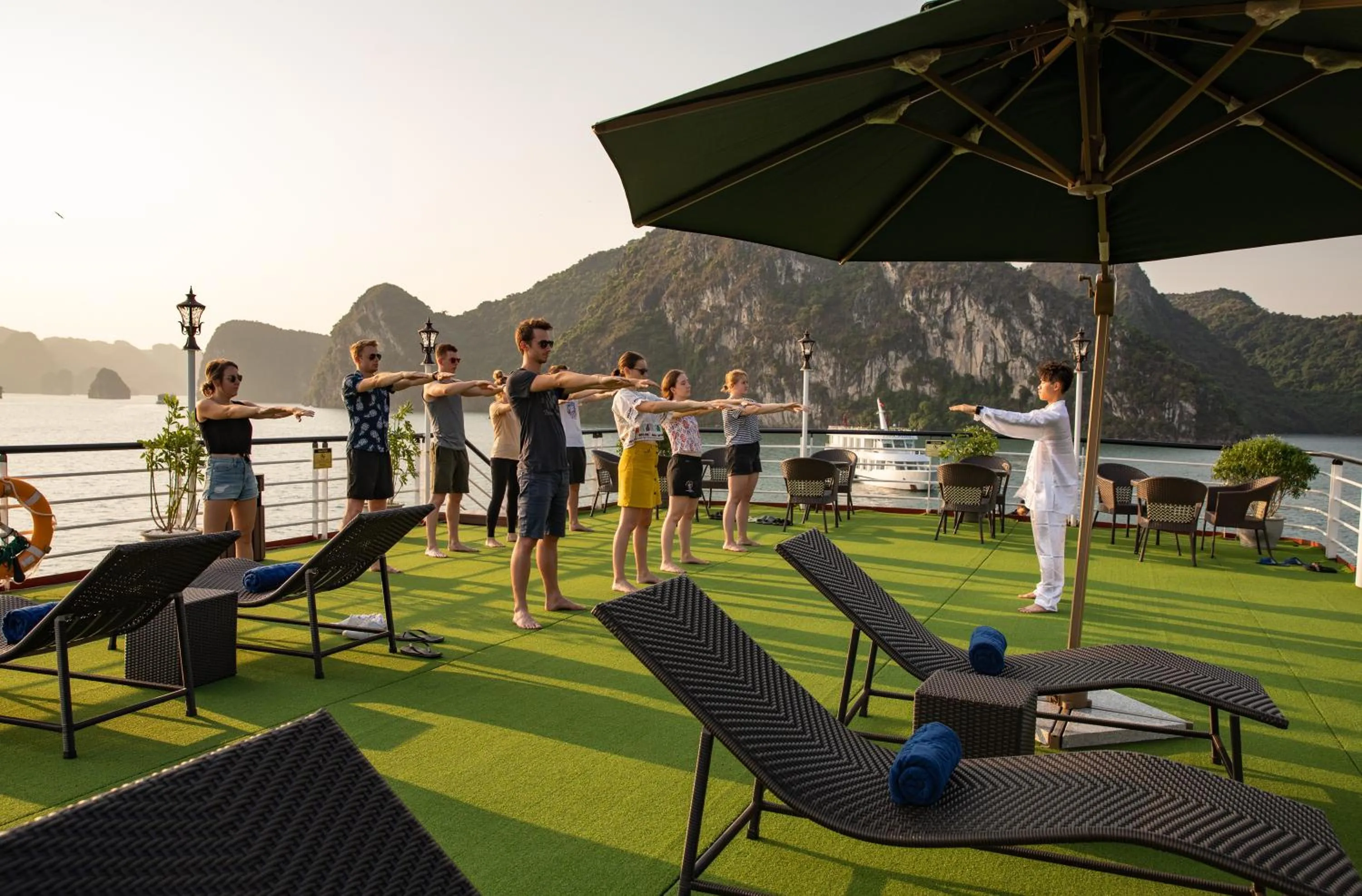 Day in Doris Cruise by HAG