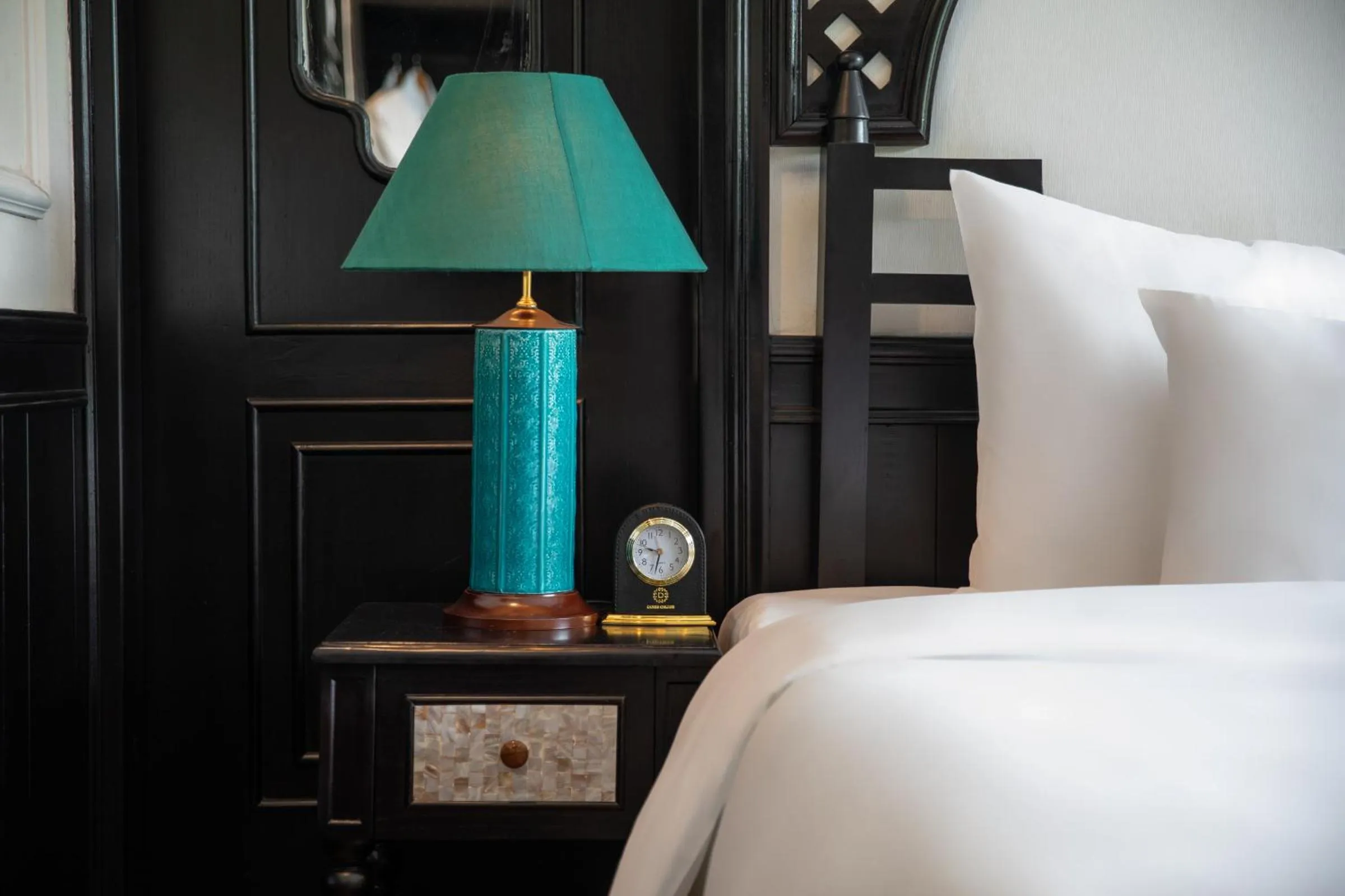 Bed in Doris Cruise by HAG