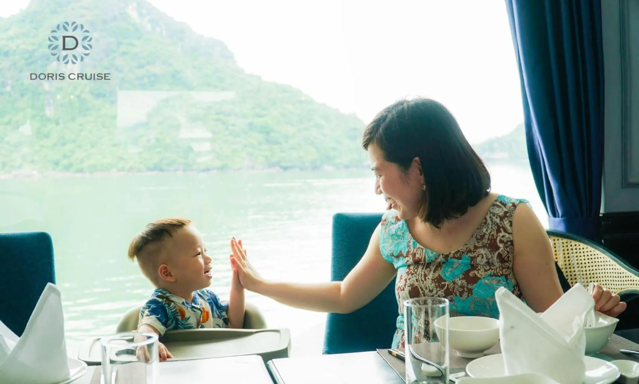 Guests in Doris Cruise by HAG