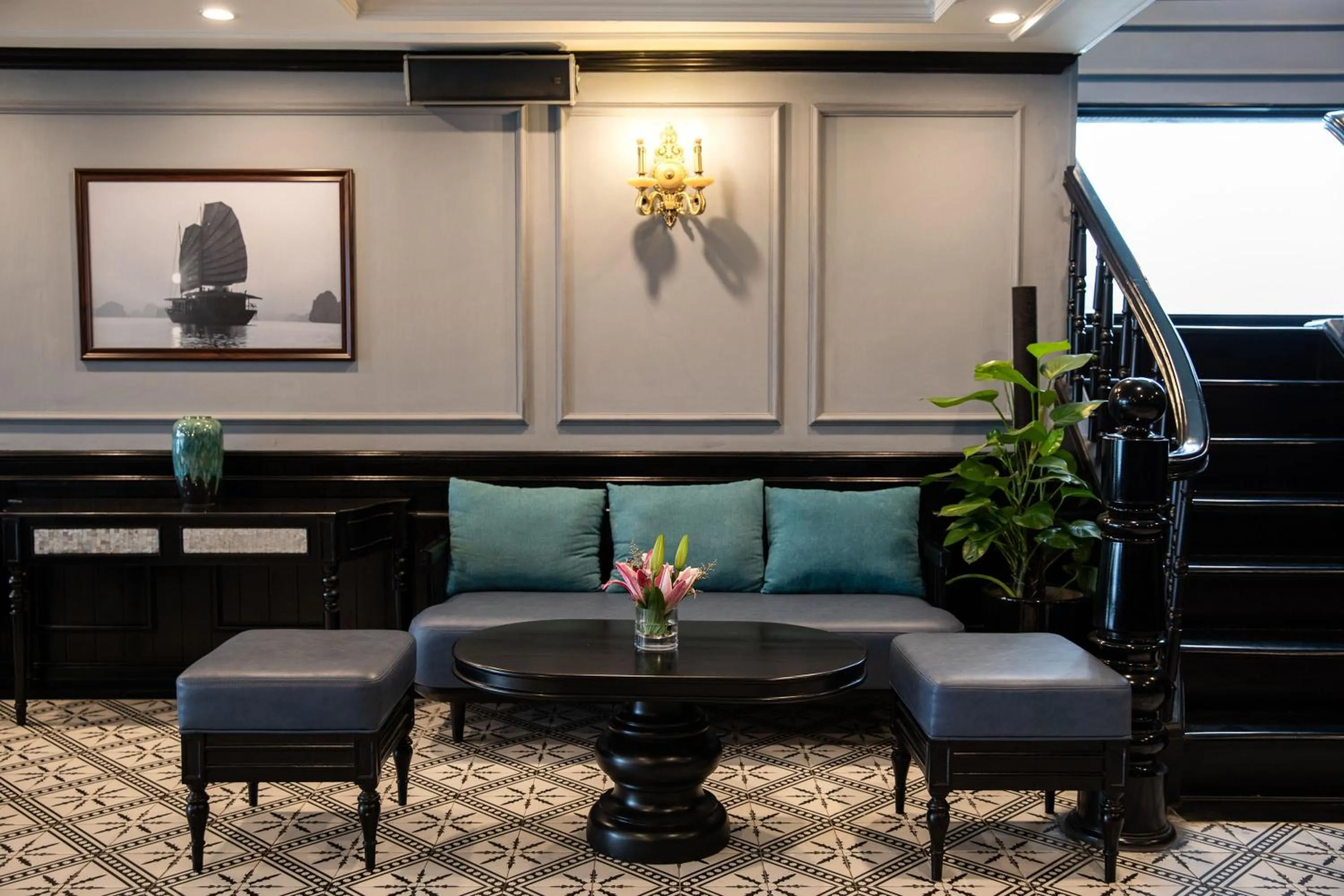 Seating area in Doris Cruise by HAG