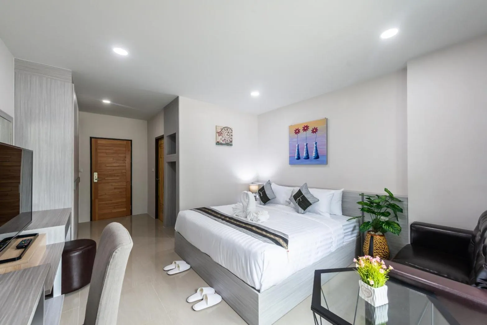 Photo of the whole room, Bed in Aurora Suvarnabhumi