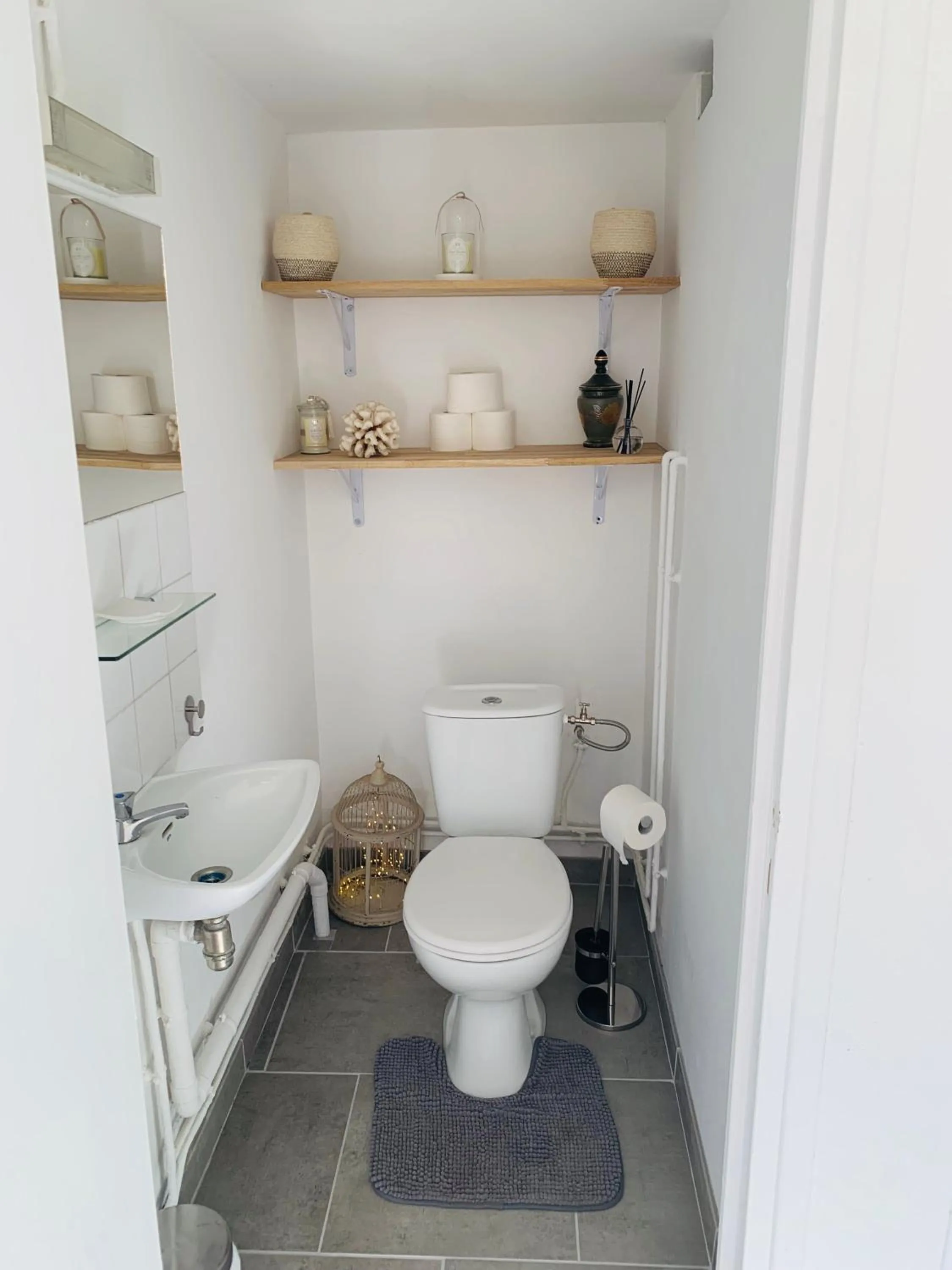 Toilet in Sur la route des peintres