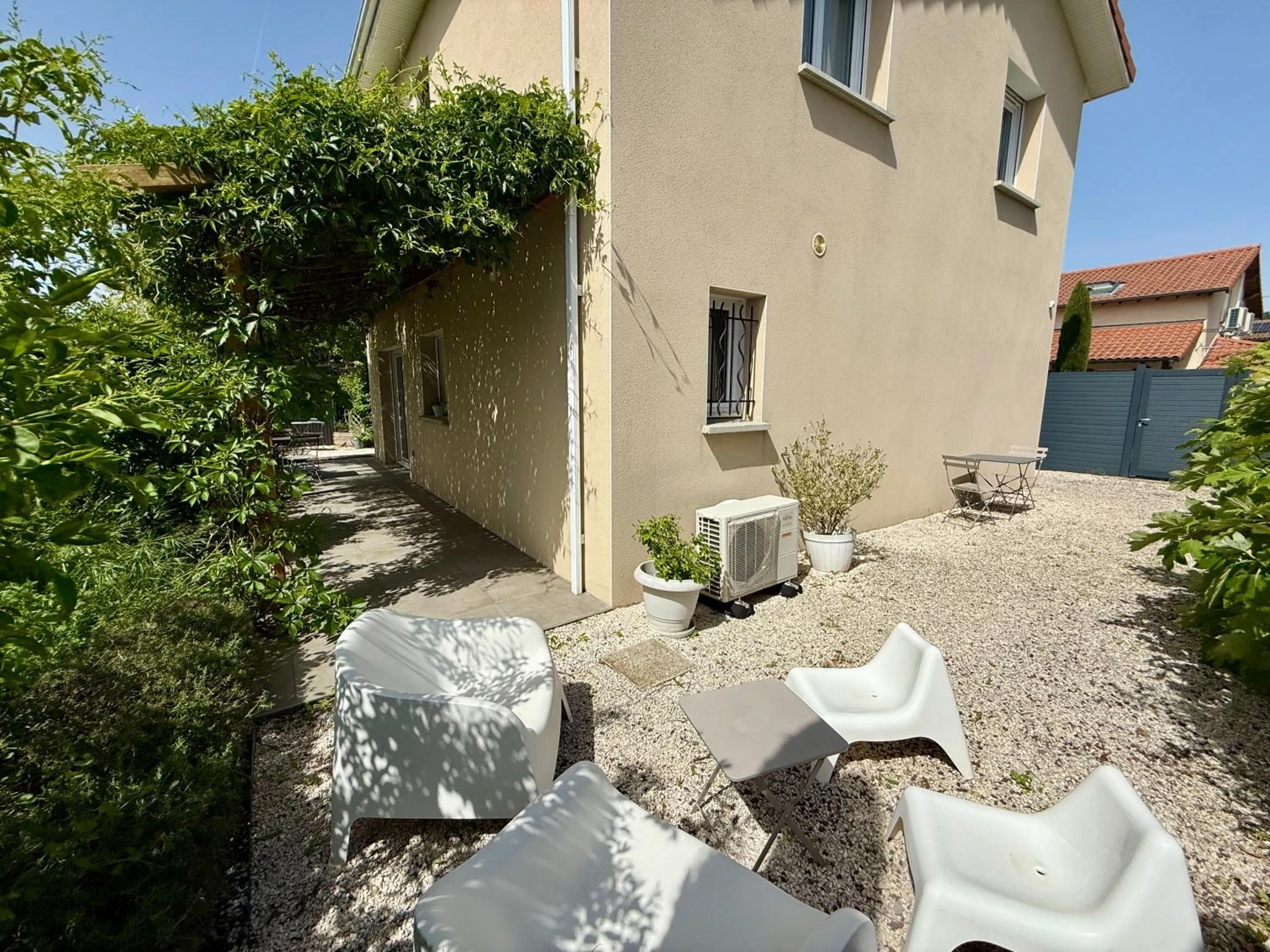 Garden view in Chambres d'hôtes Grange Debout