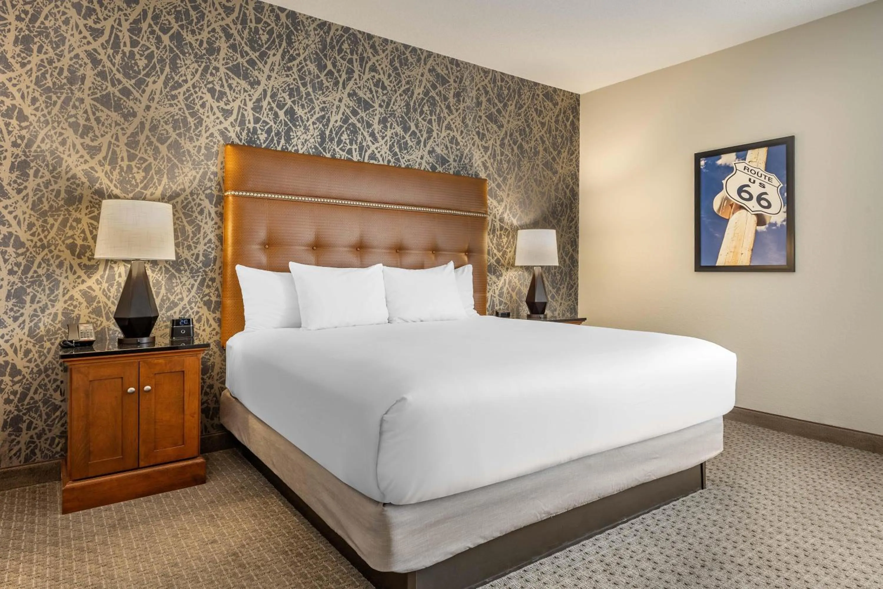 Bedroom, Bed in Drury Inn & Suites Springfield MO