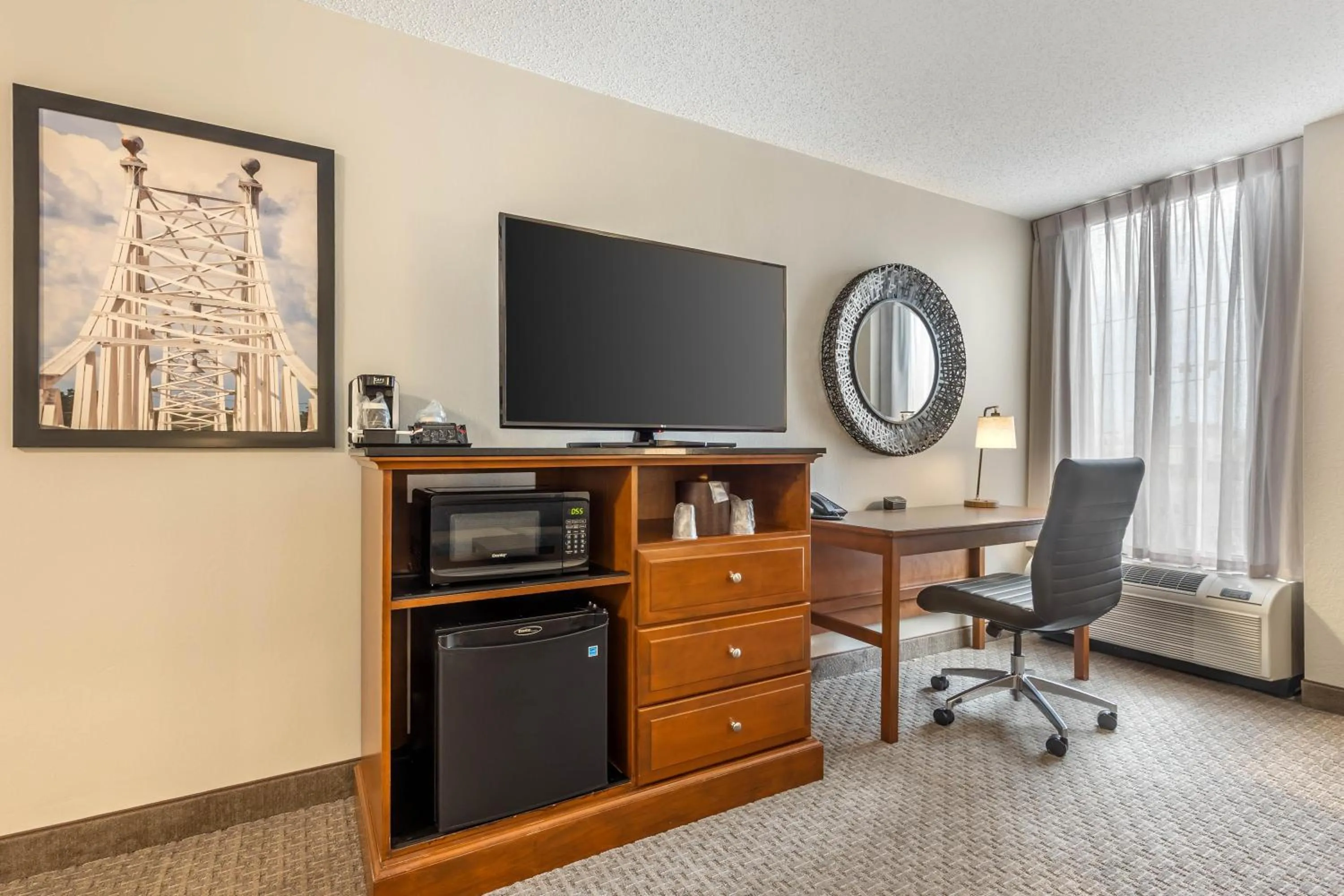 Bedroom in Drury Inn & Suites Springfield MO