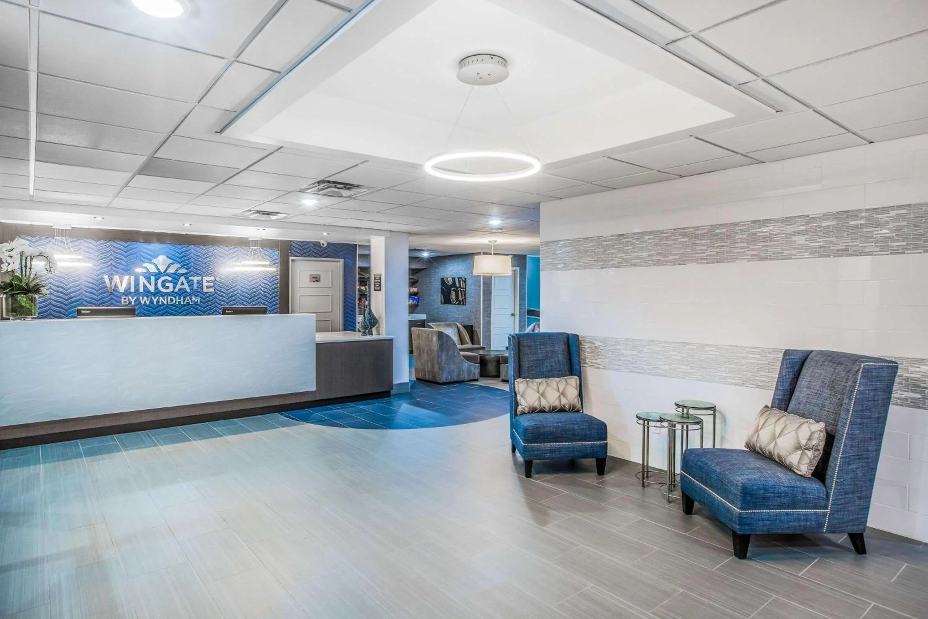 Lobby or reception in Wingate by Wyndham Louisville Airport Expo Center