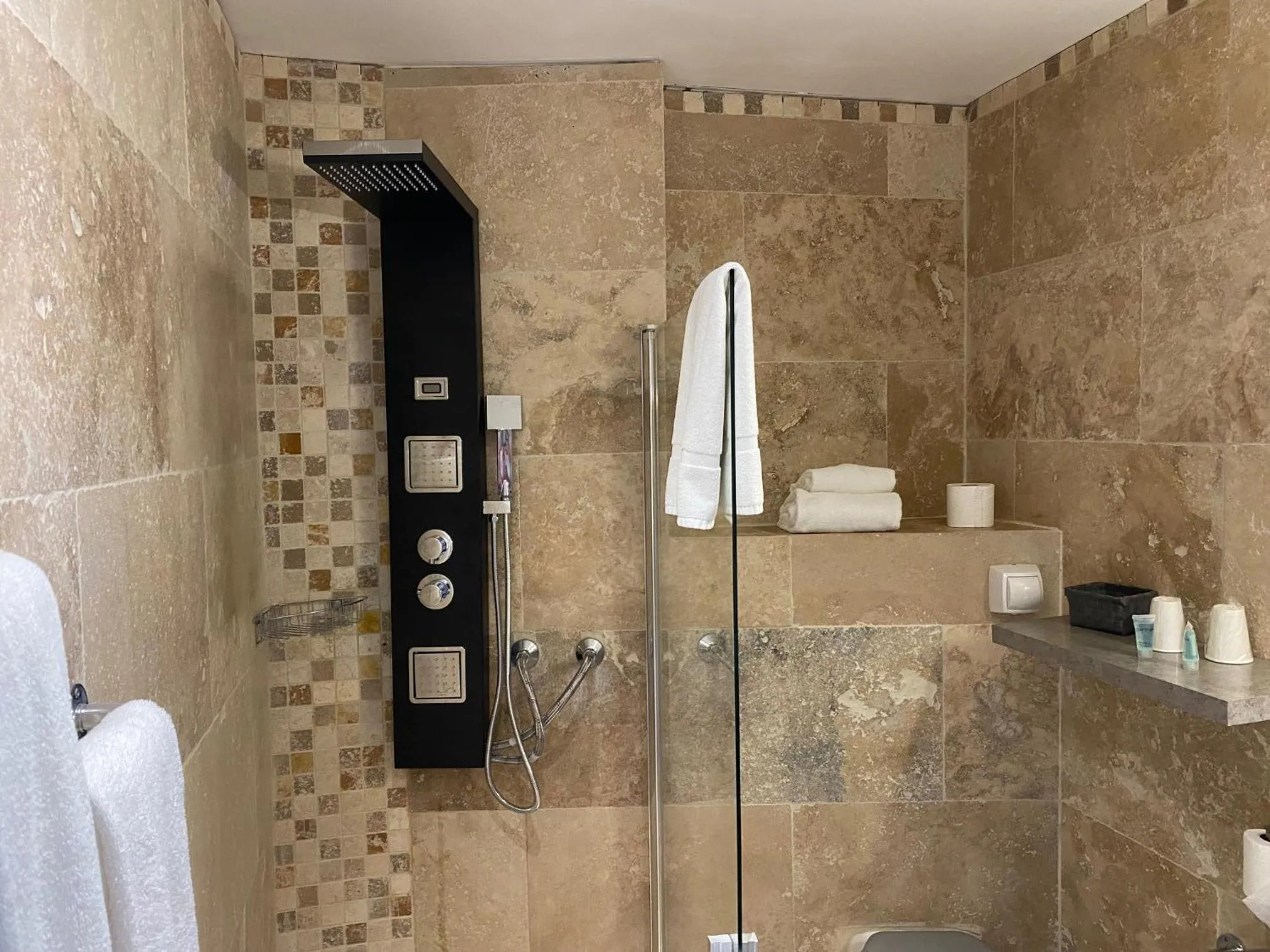 Le President-Gare Nimes Pont Du Gard