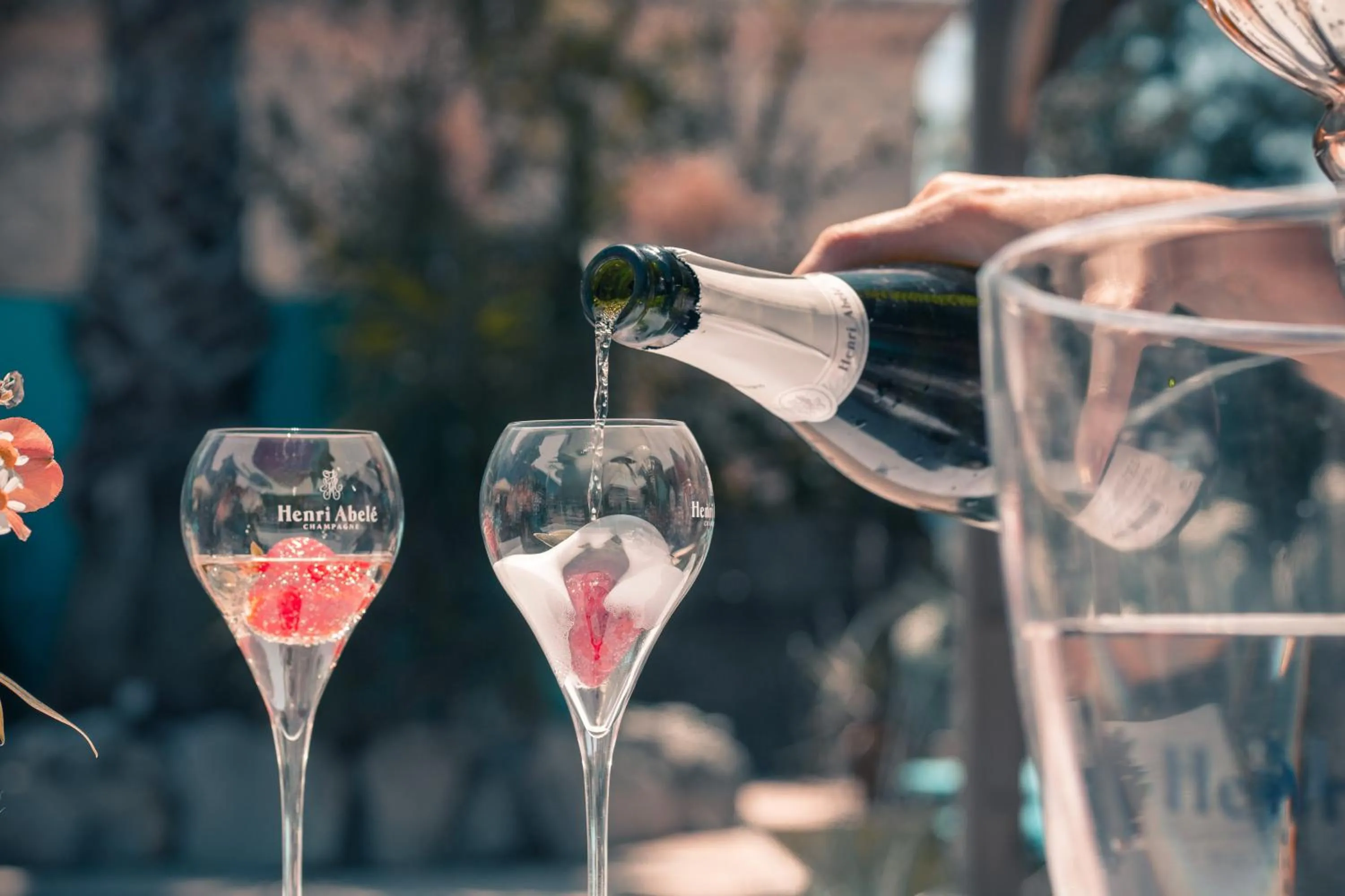 Lounge or bar in Le President-Gare Nimes Pont Du Gard