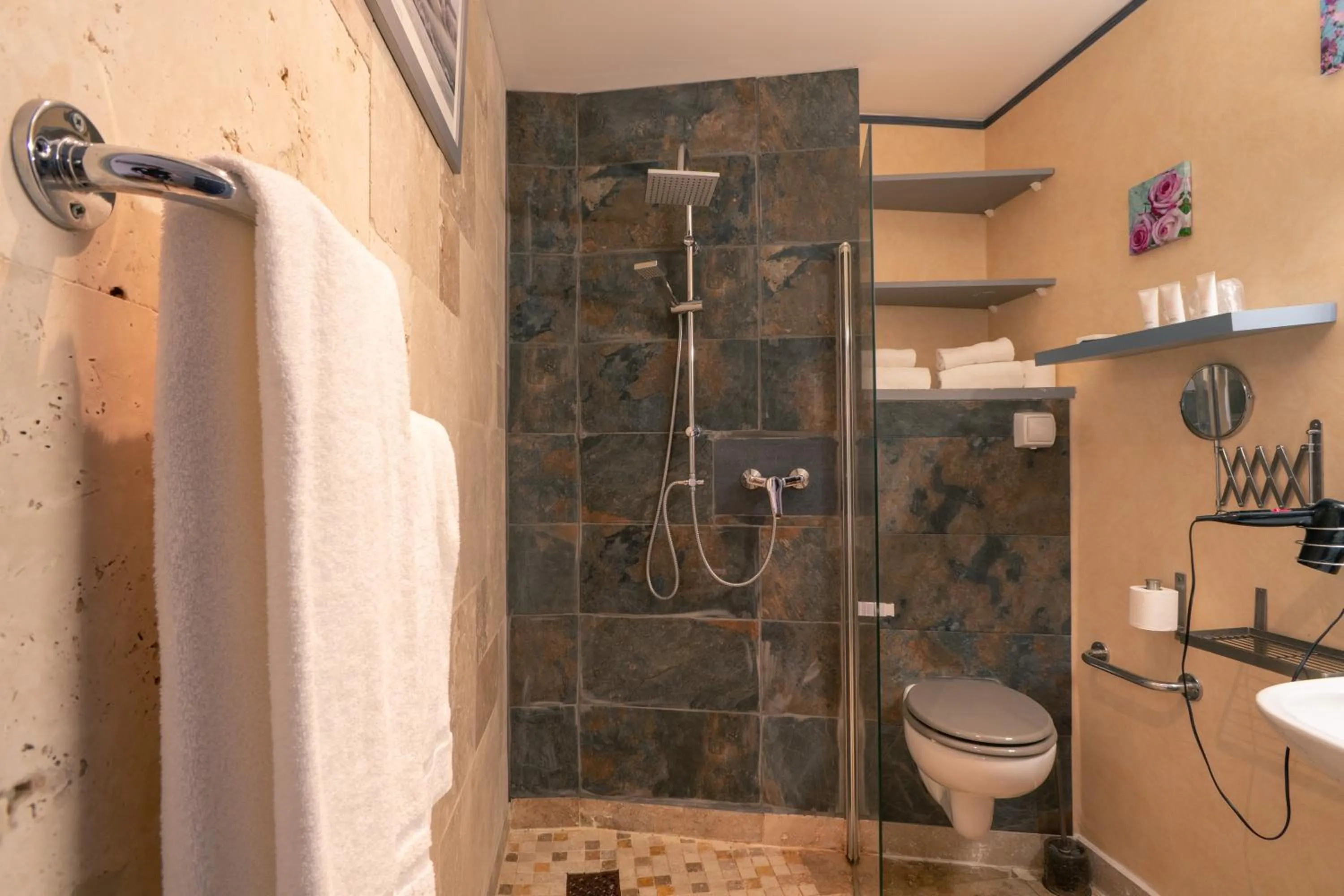 Le President-Gare Nimes Pont Du Gard