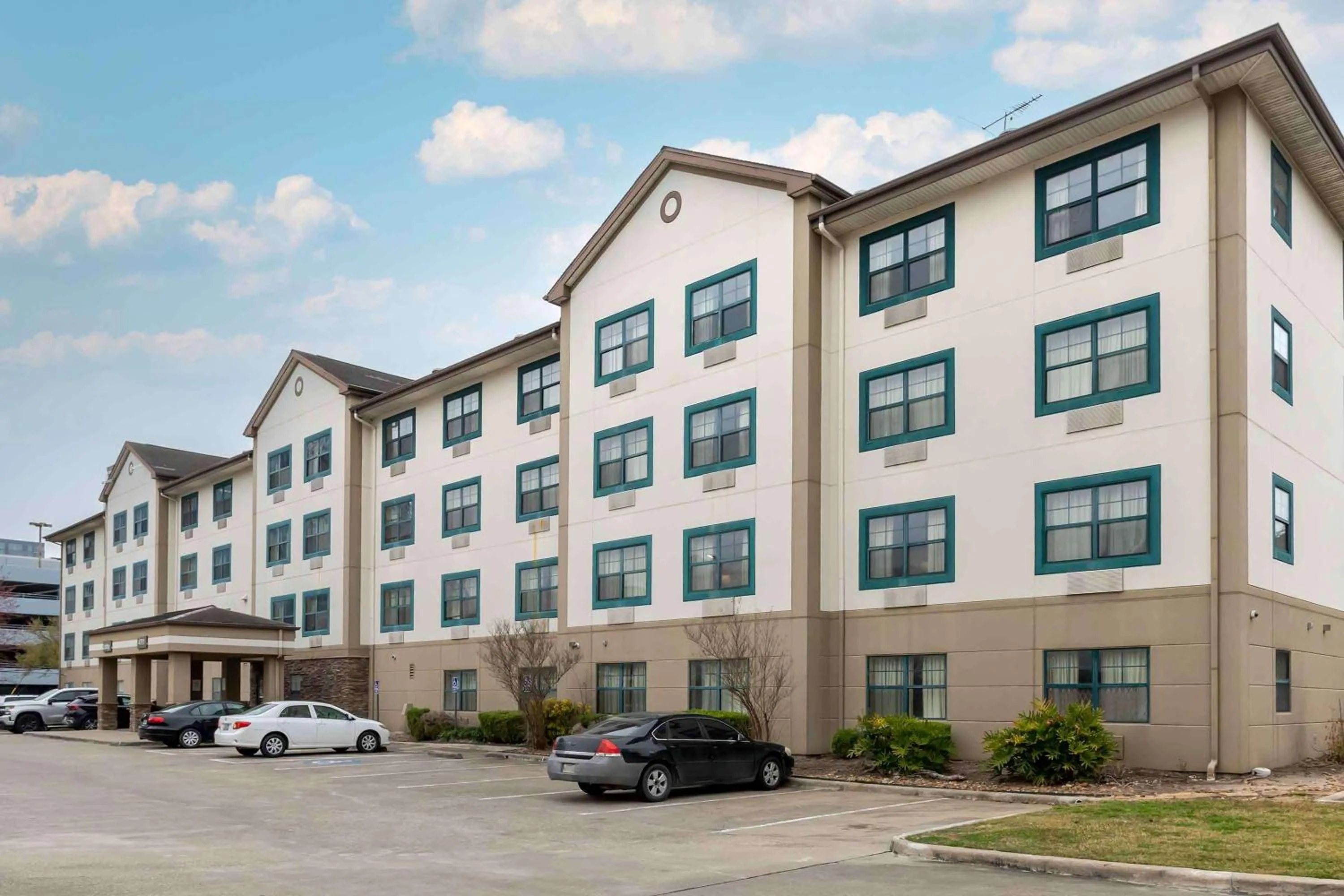 Property building in Extended Stay America Suites - Houston - Galleria - Westheimer