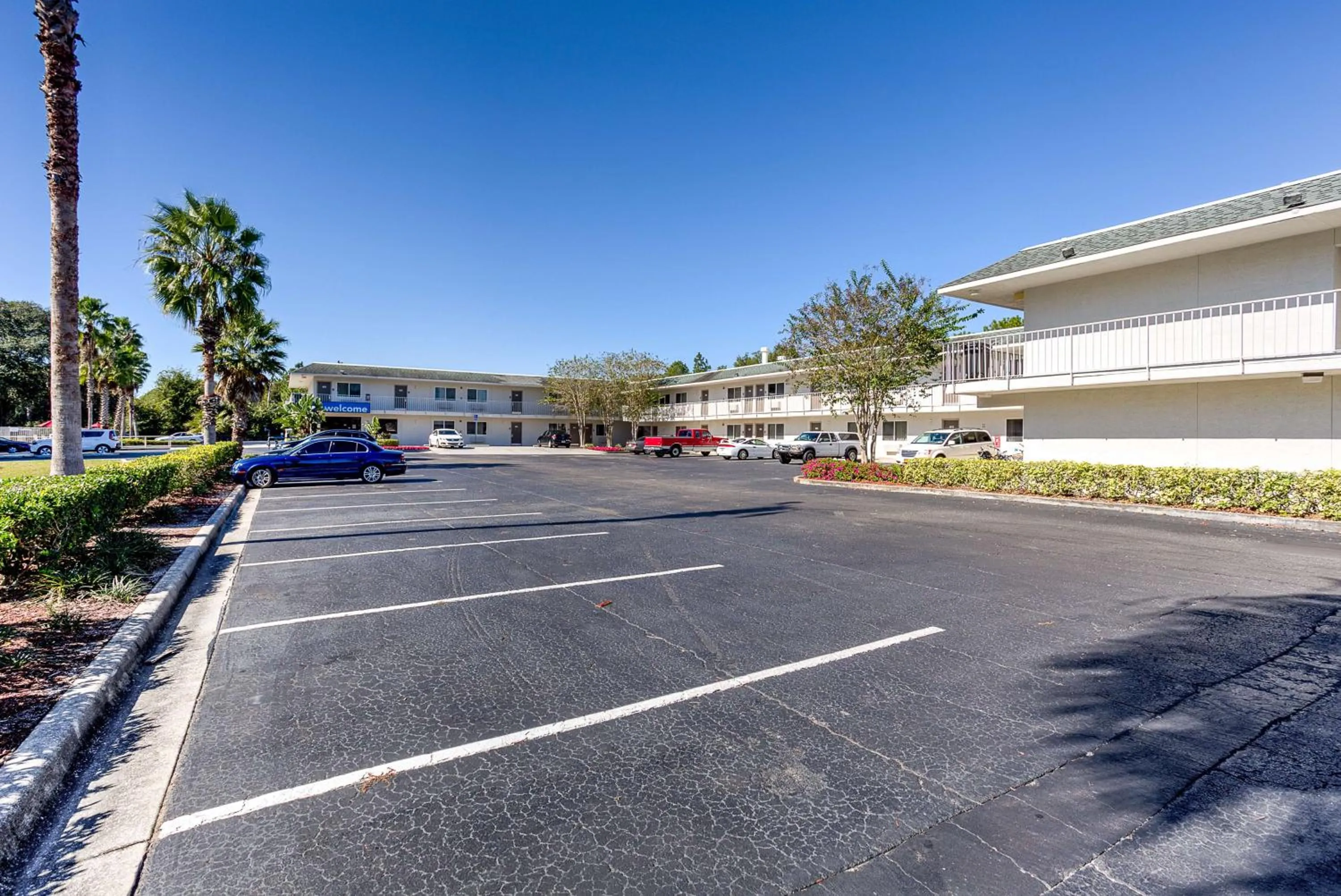 Property building in Studio 6-Kissimmee, FL - Orlando