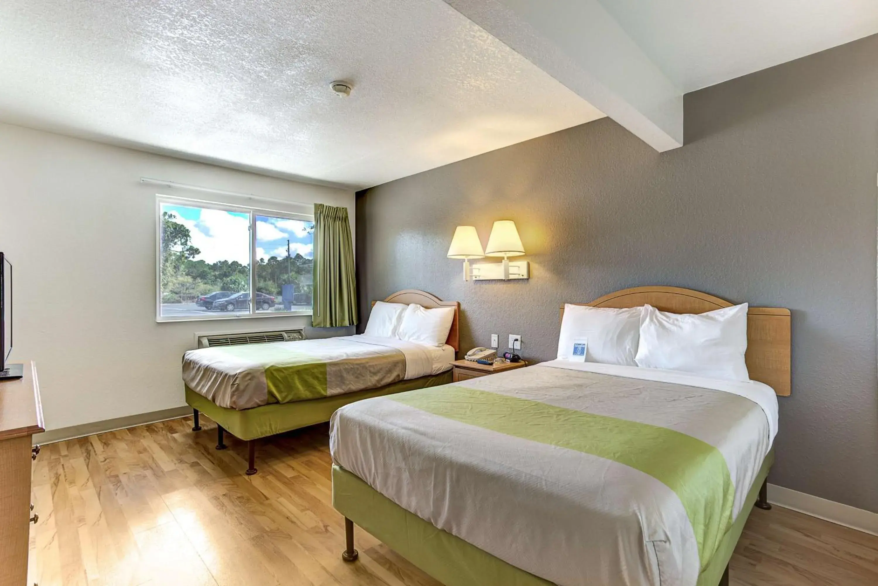 Premium Quadruple Room in Studio 6-Kissimmee, FL - Orlando Premium Quadruple Room in Studio 6-Kissimmee, FL - Orlando