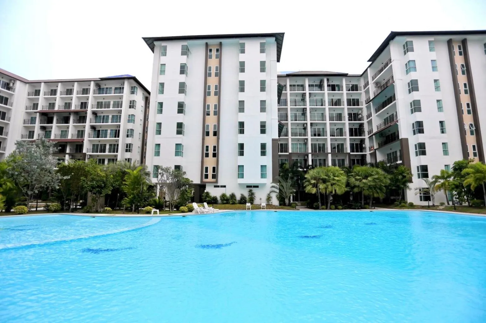 Swimming pool in Le Breeze Resort Hua hin