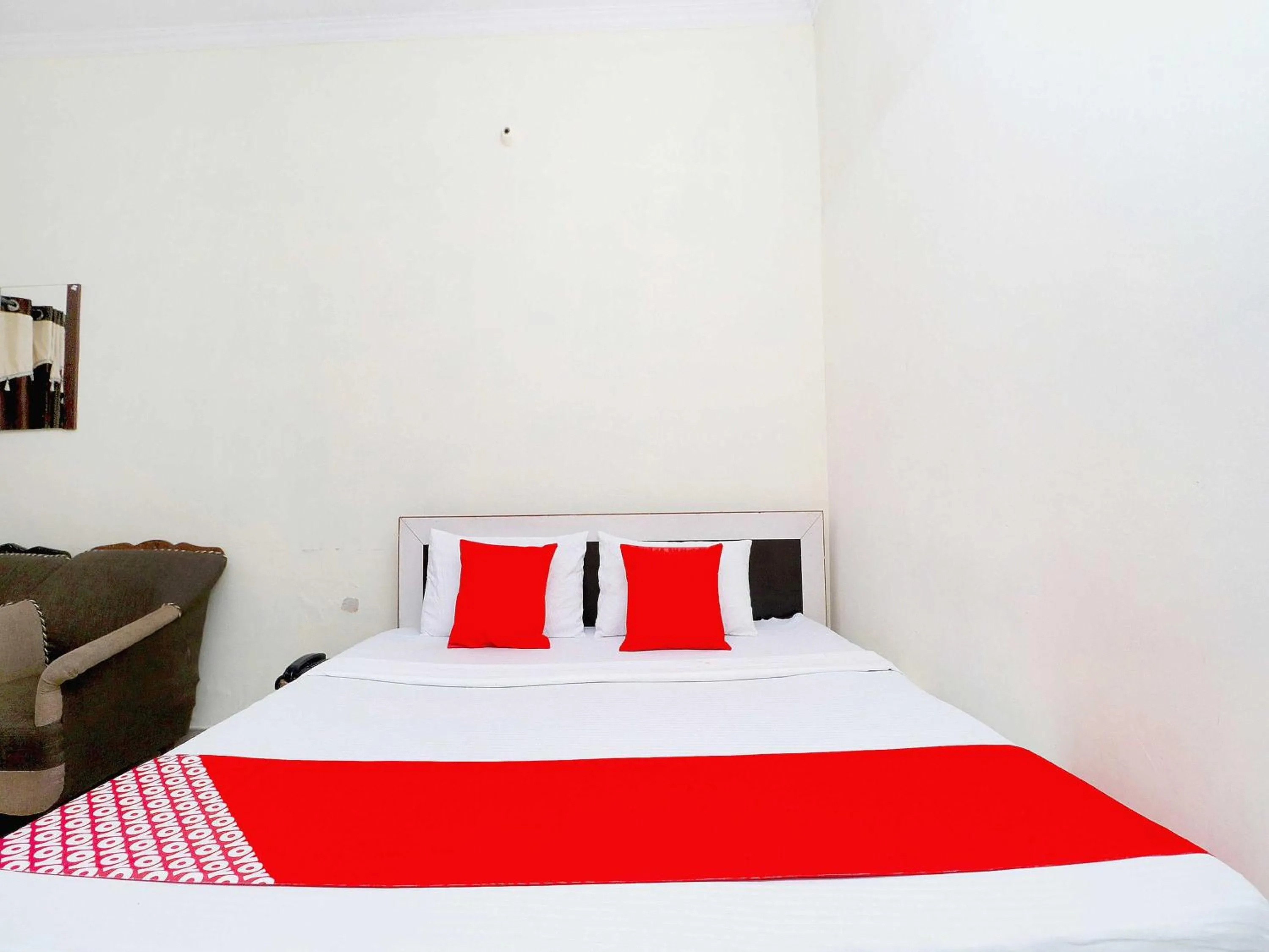 Bedroom, Bed in Hotel O Welcome Lounge