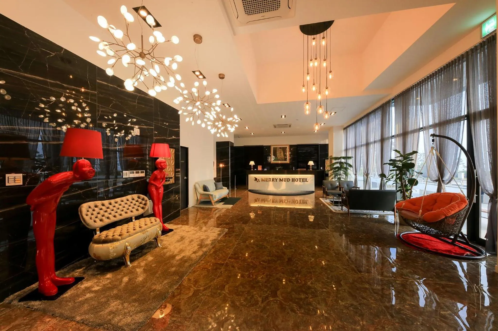 Lobby or reception in Merrymud Hotel