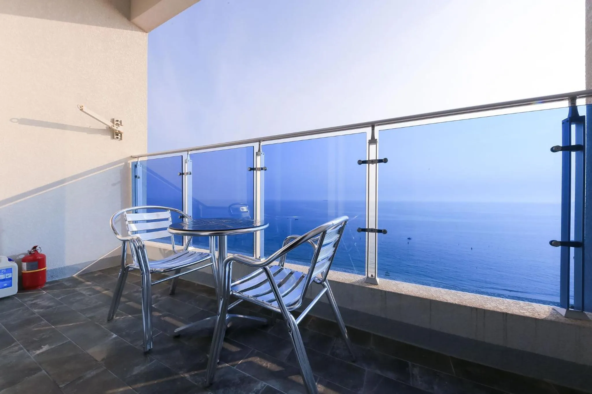 Balcony/Terrace in Merrymud Hotel